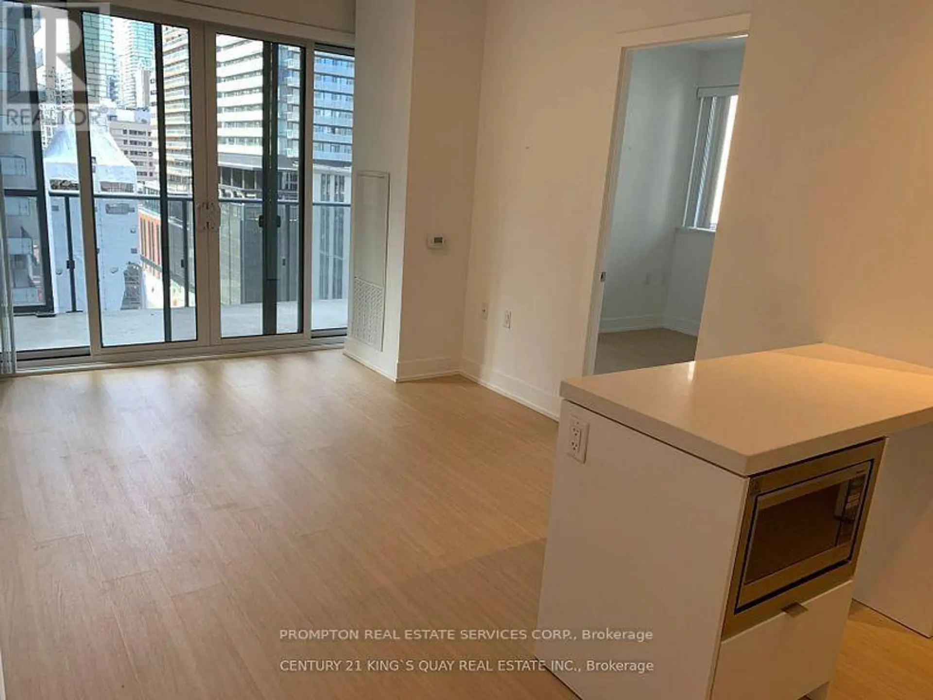 #1105 7 GRENVILLE STREET - Image 2