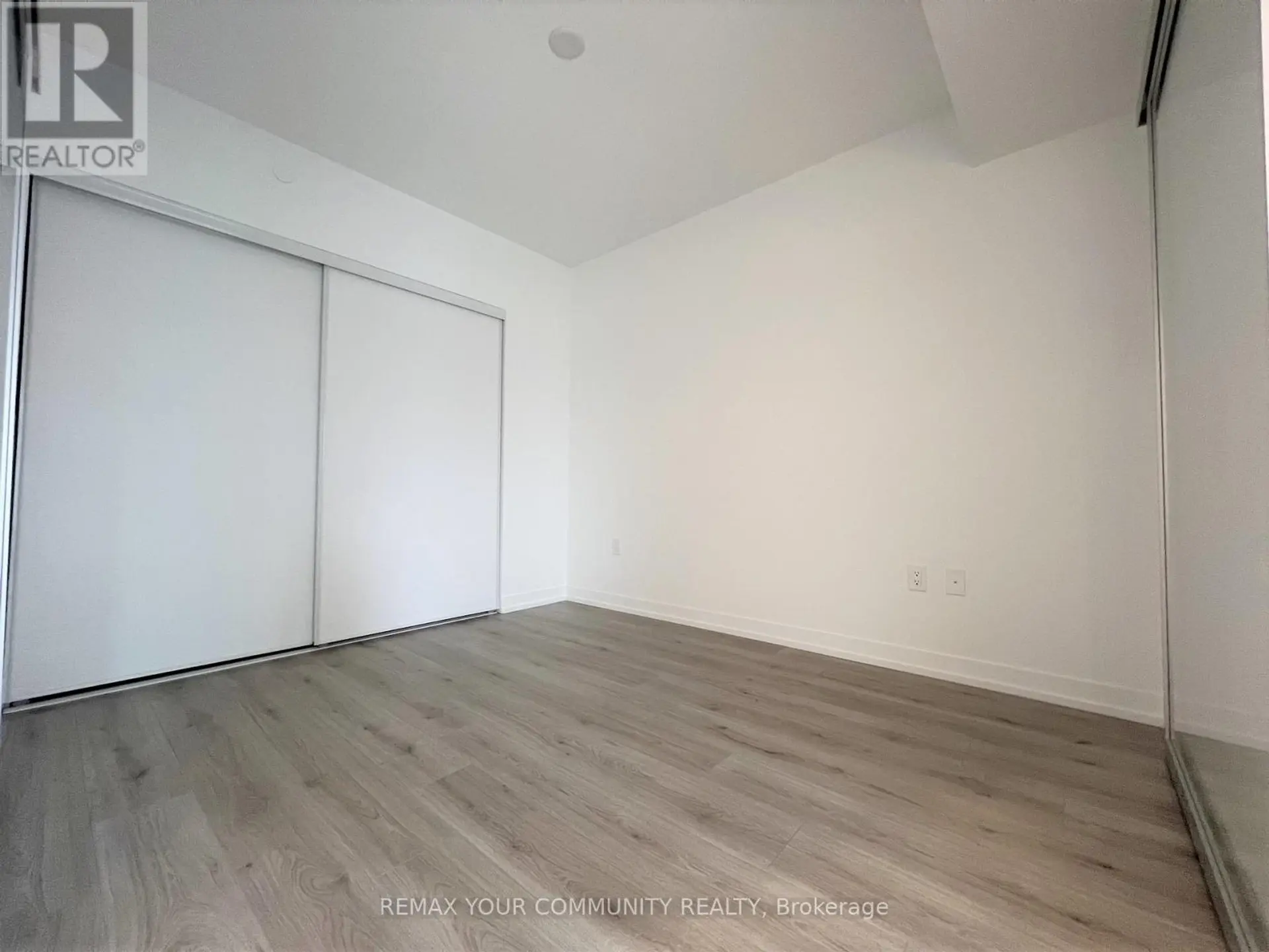 #2601 395 BLOOR STREET E - Image 4