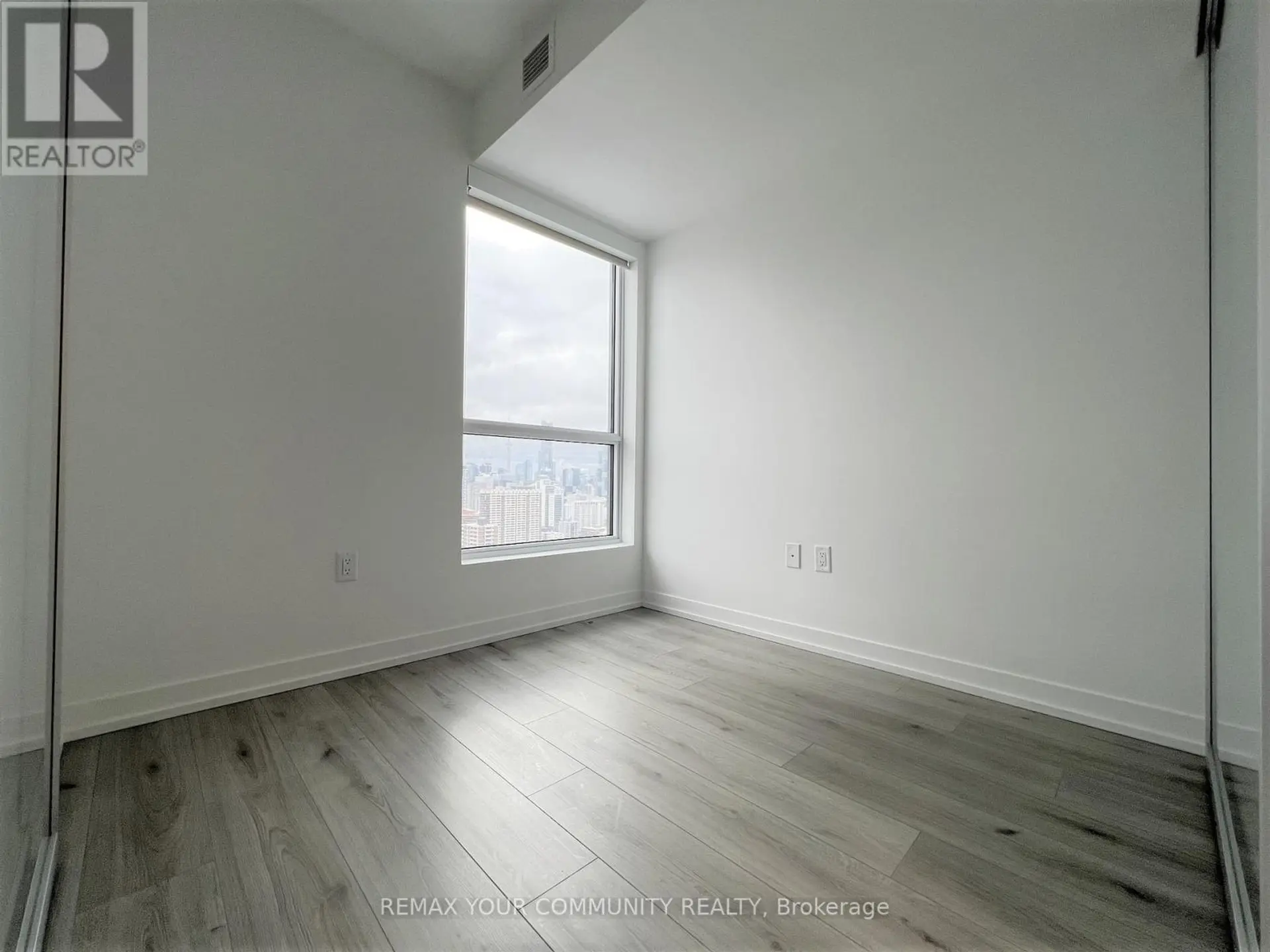 #2601 395 BLOOR STREET E - Image 5