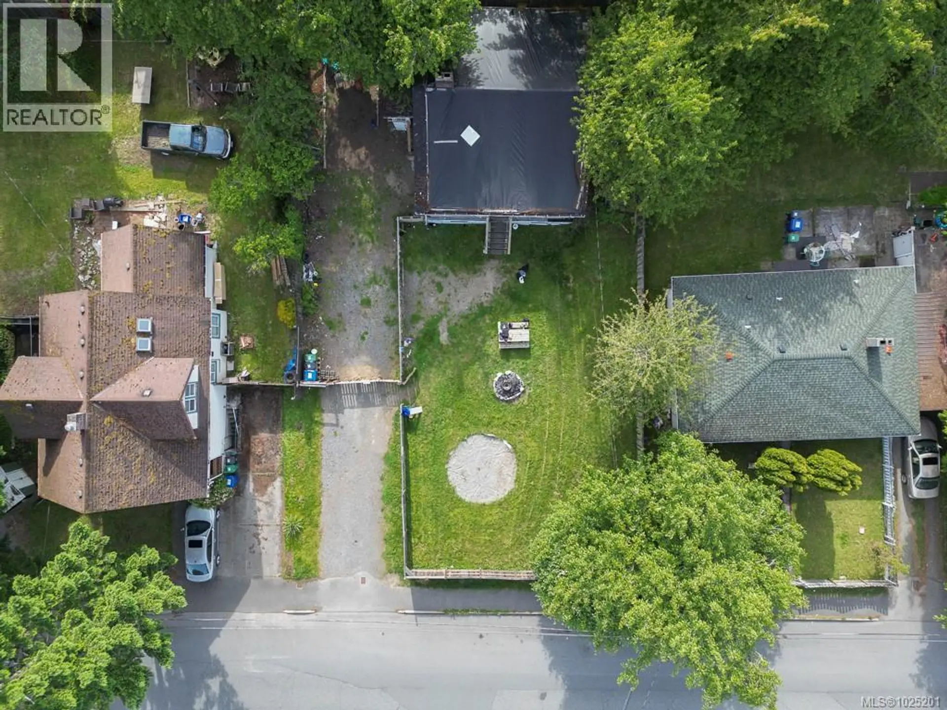 307 Holly Ave - Image 3
