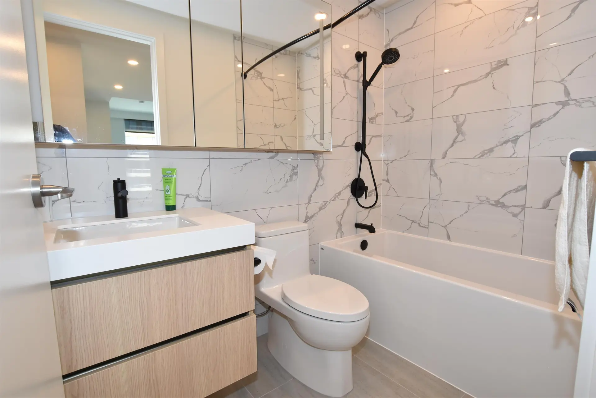 #807 5987 Wilson Avenue - Image 17