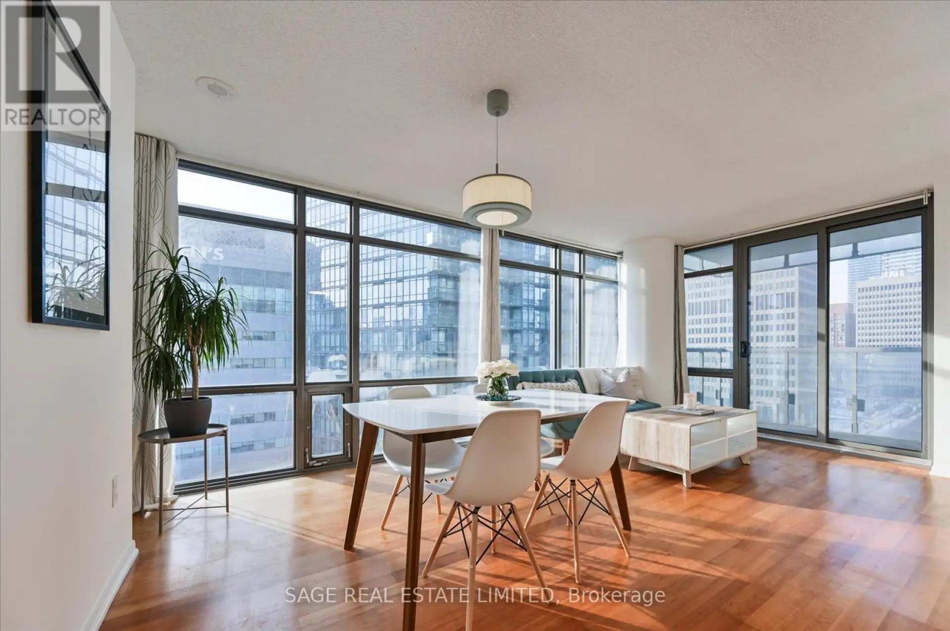 #902 38 GRENVILLE STREET - Image 5