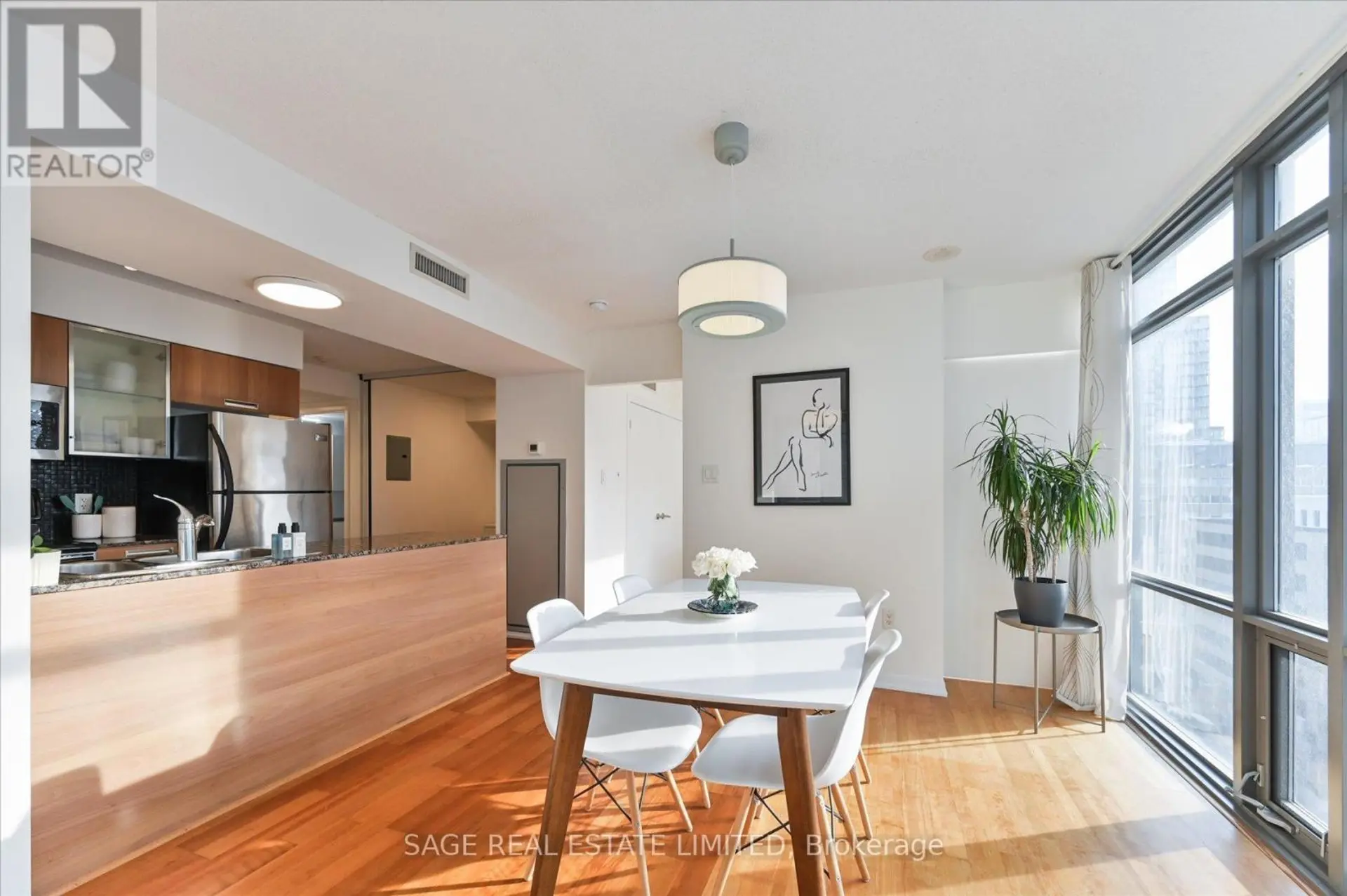 #902 38 GRENVILLE STREET - Image 7
