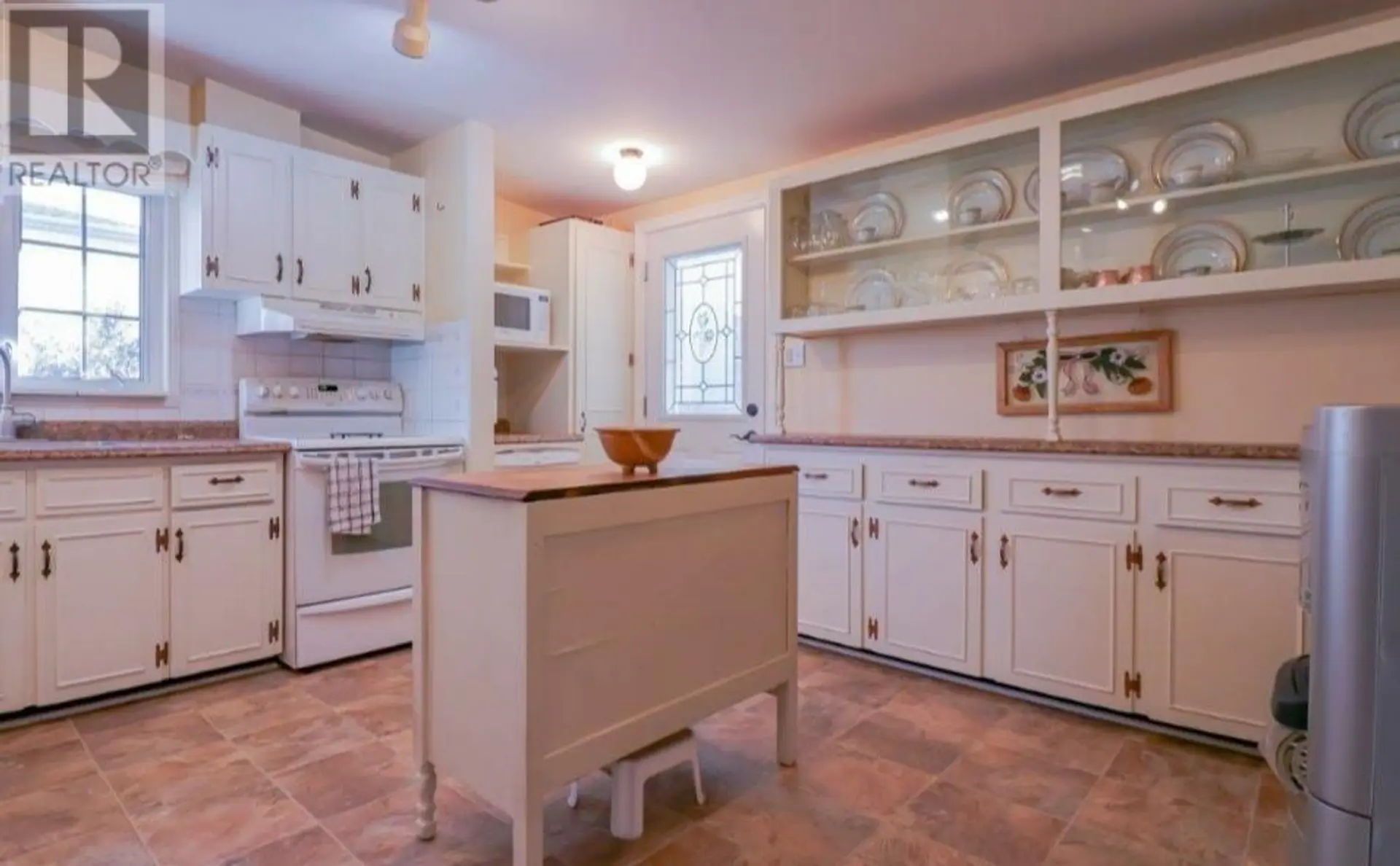 46 SAUNDERS AVENUE - Image 10
