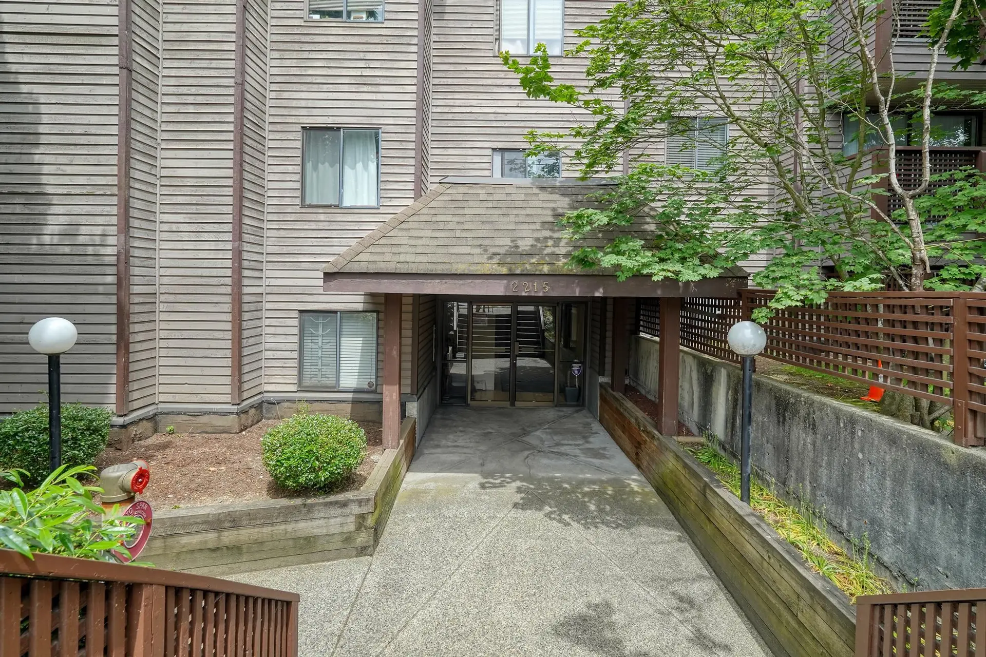 Property at #402 2215 Dundas Street, Vancouver, BC