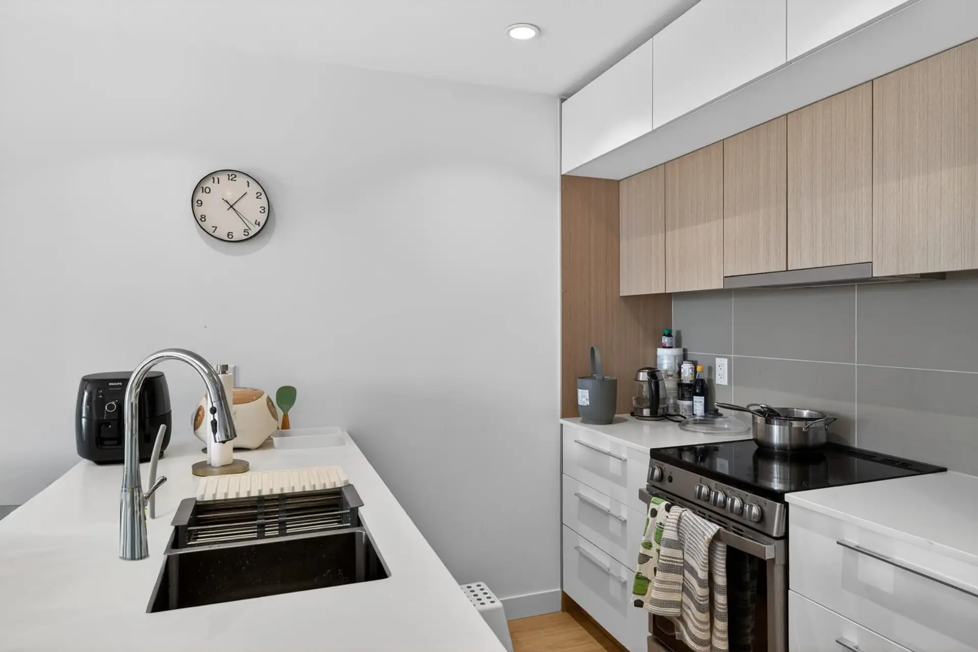 #206 9580 Tower Road - Image 6