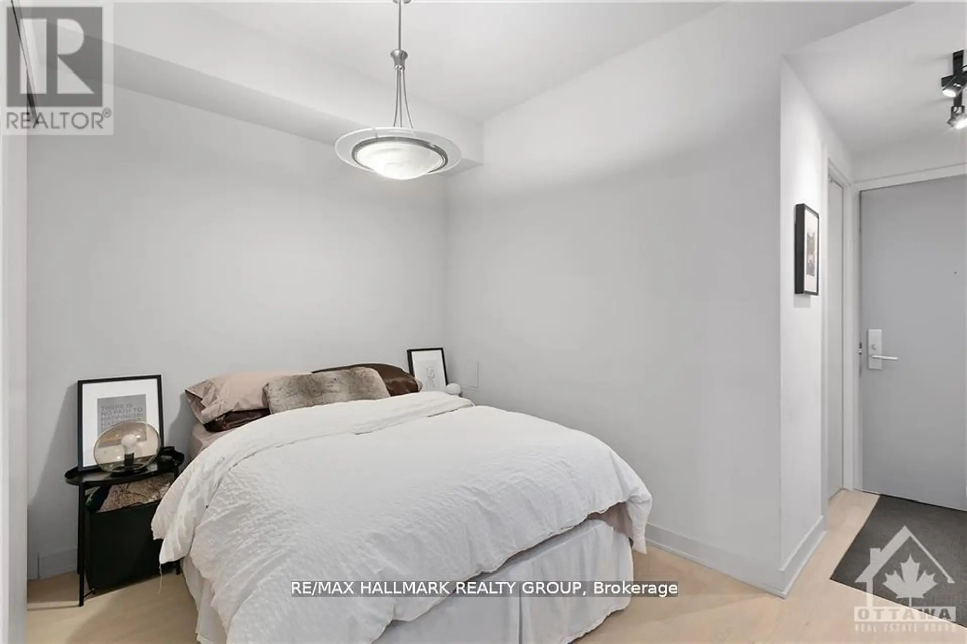 #707 203 CATHERINE STREET - Image 13