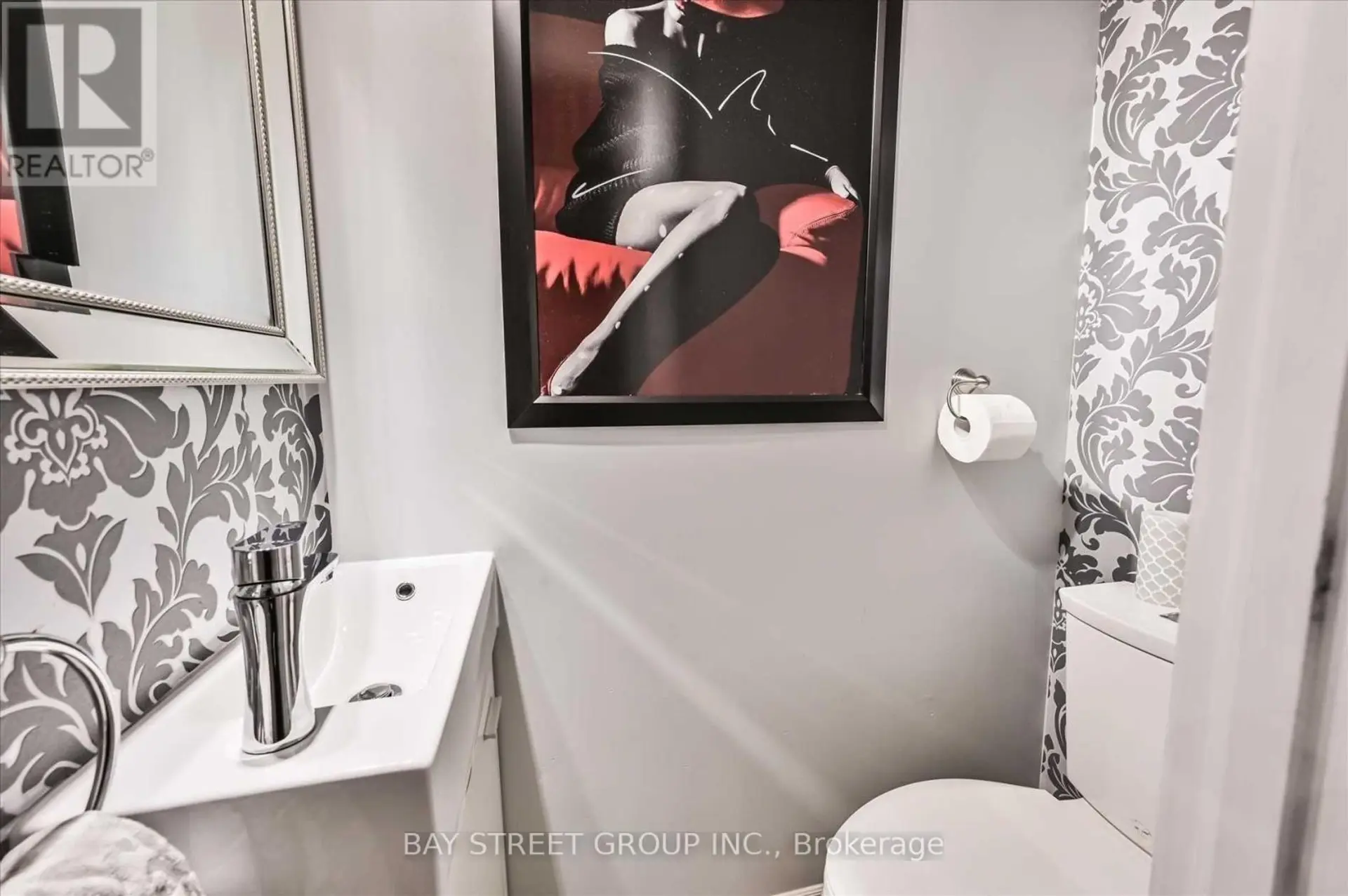 39 BARRINGTON CRESCENT - Image 12