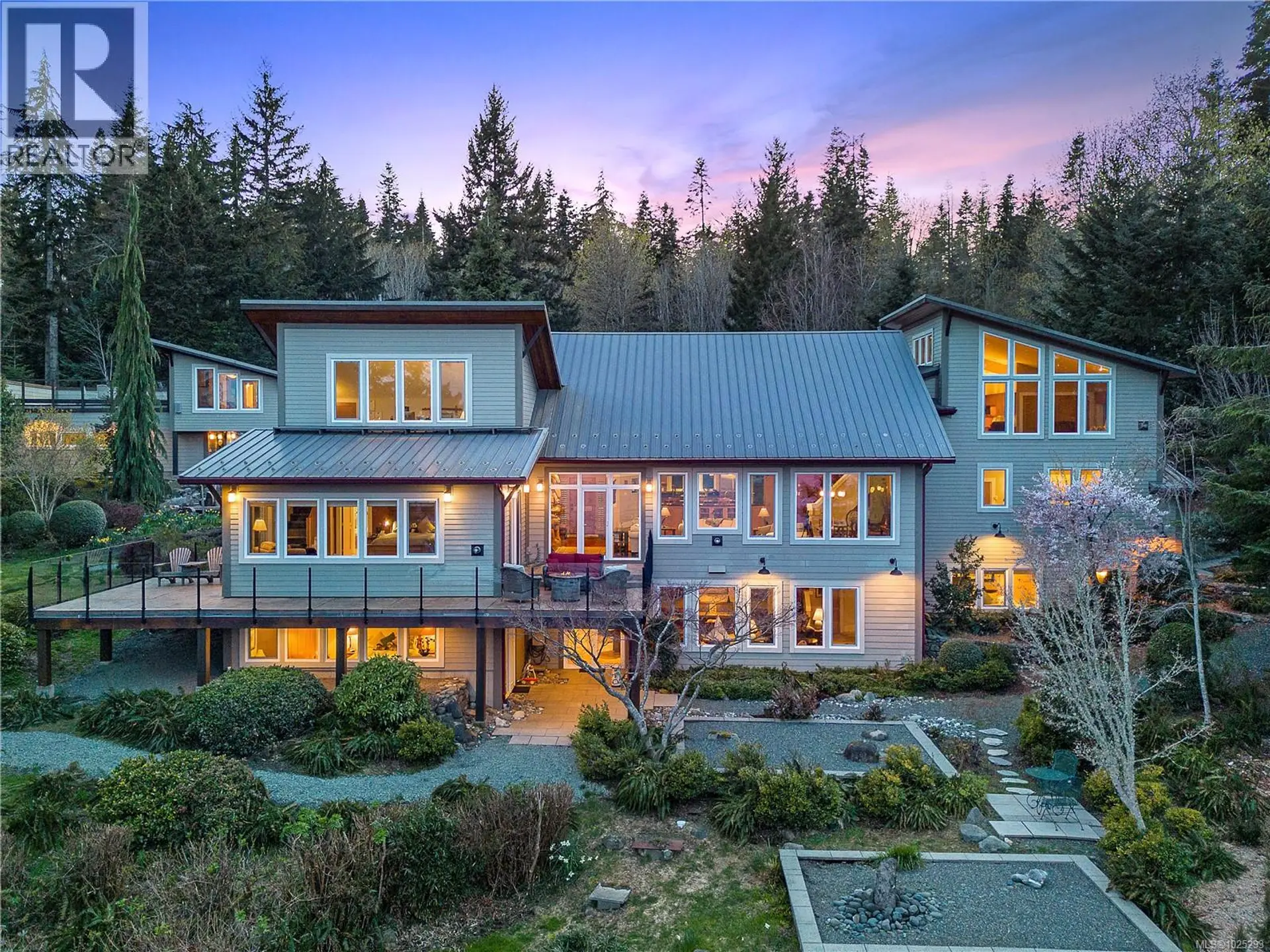 Property at 6520 Eagles Dr, Courtenay, BC