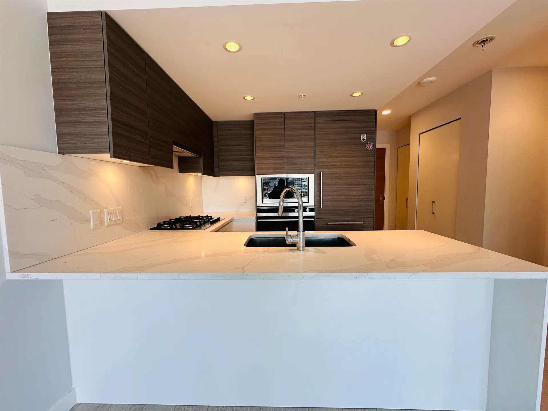 #607 6833 Buswell Street - Image 2