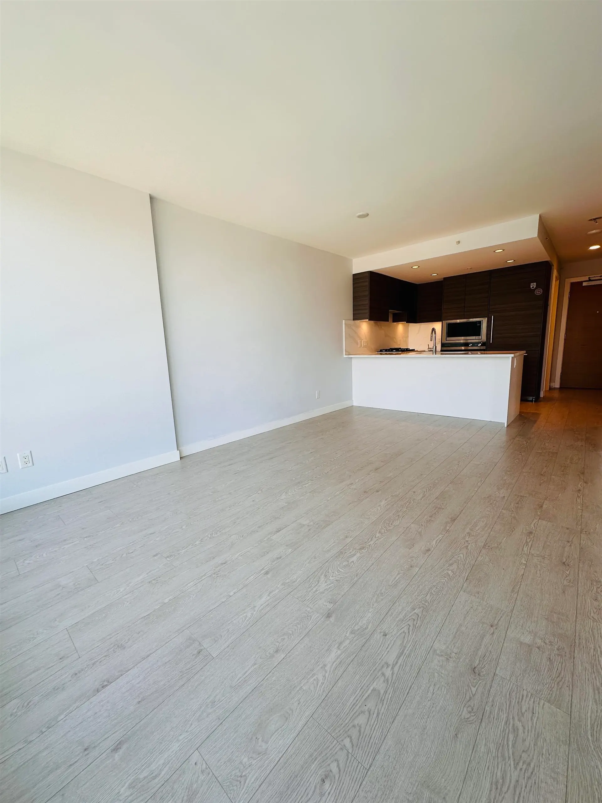 #607 6833 Buswell Street - Image 3