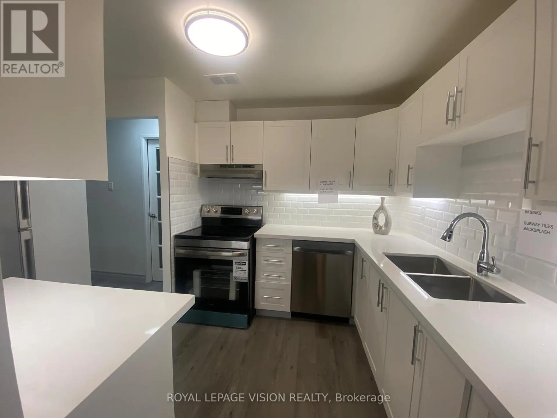 #205 895 KENNEDY ROAD - Image 2