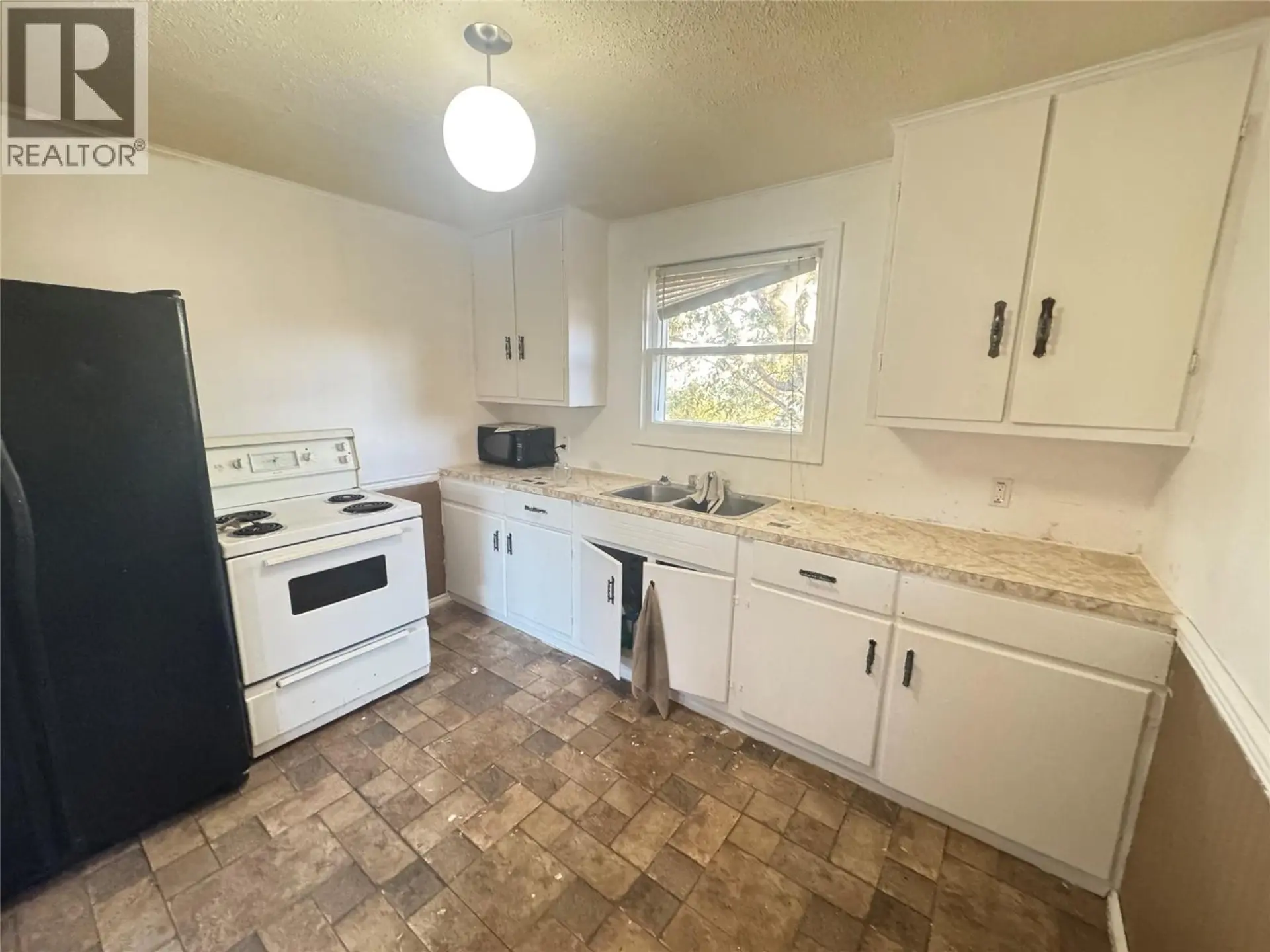 9713 9 Street - Image 5