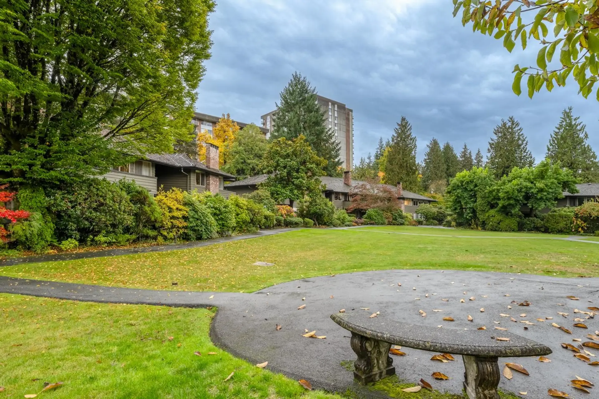 #312 235 Keith Road - Image 2