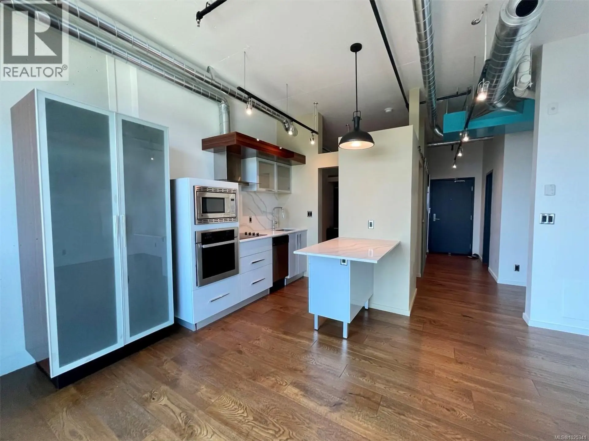 #818 1029 View St - Image 4