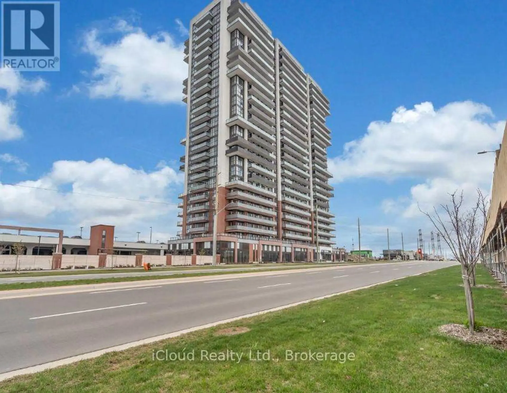 #1917 2550 SIMCOE STREET N - Image 1