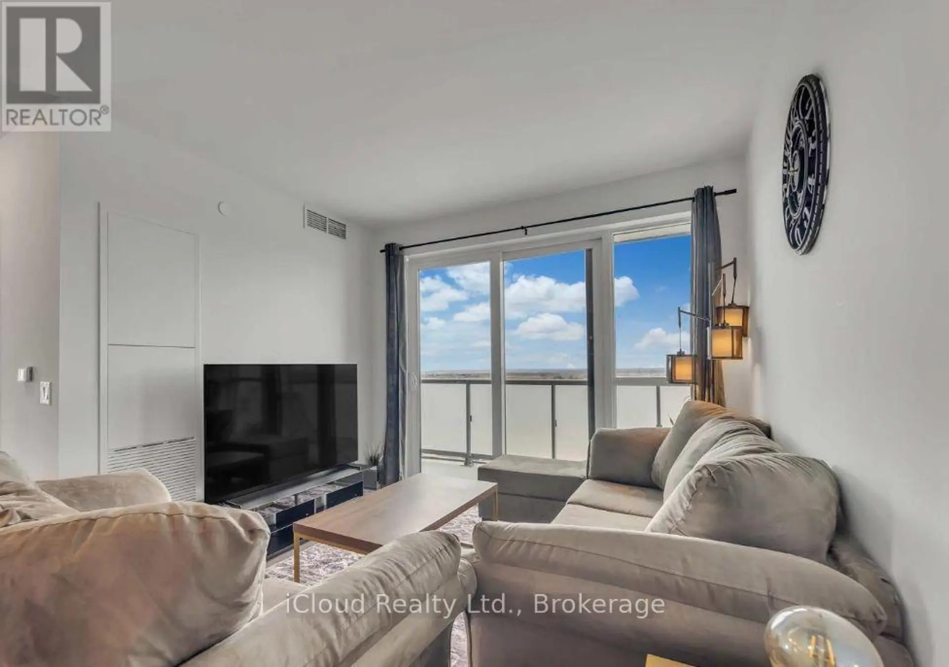 #1917 2550 SIMCOE STREET N - Image 4
