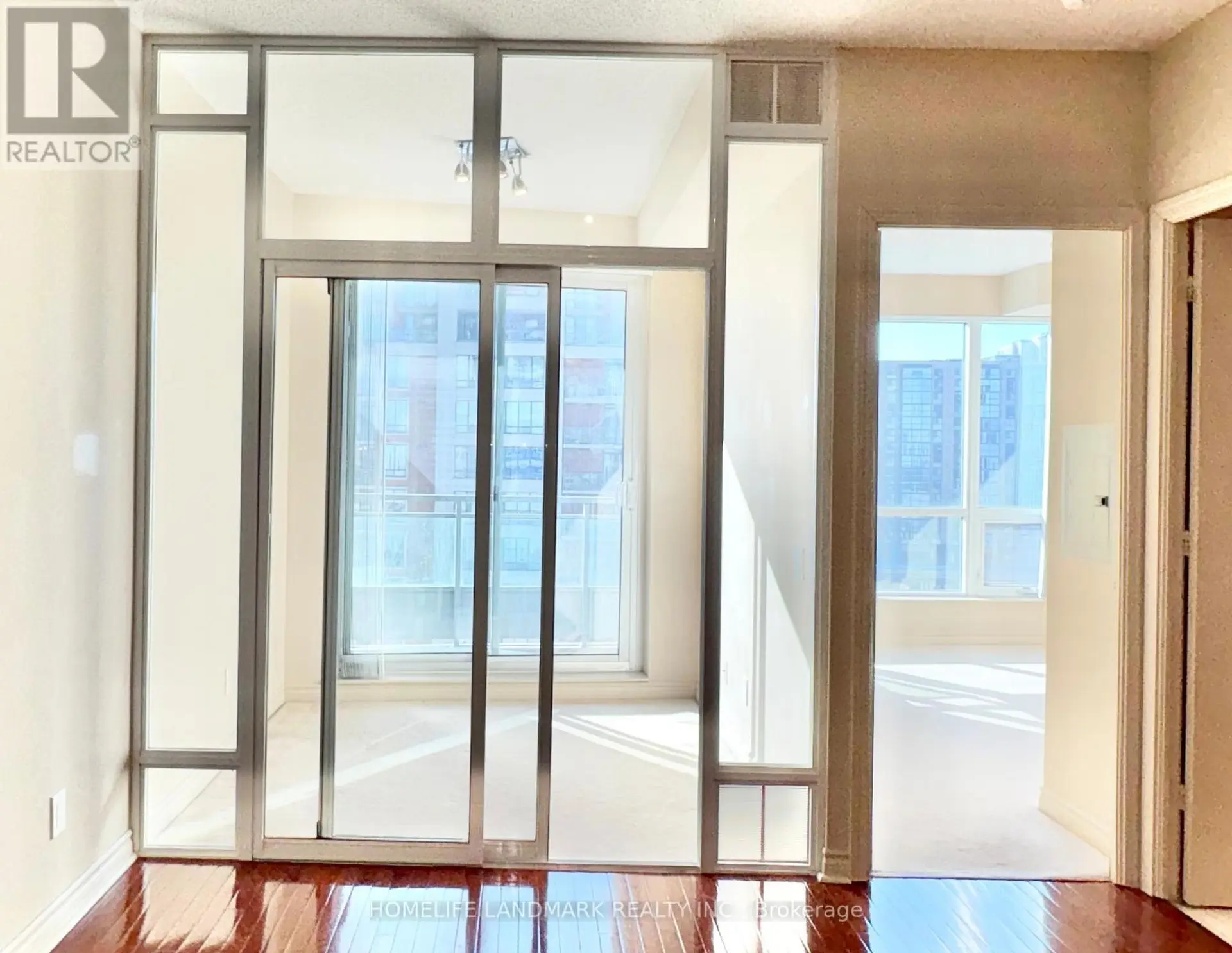 #1015 60 BYNG AVENUE - Image 4