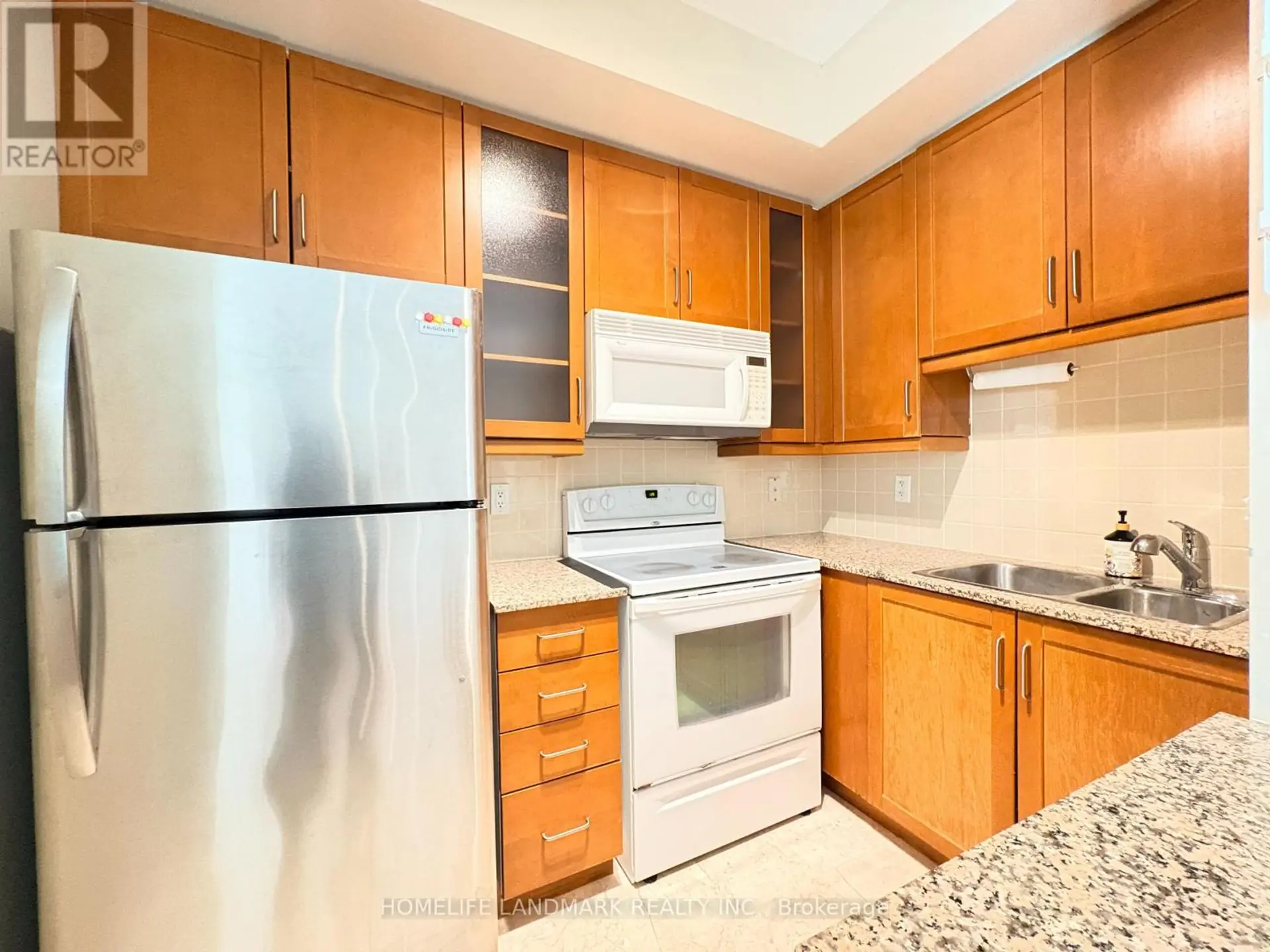 #1015 60 BYNG AVENUE - Image 8