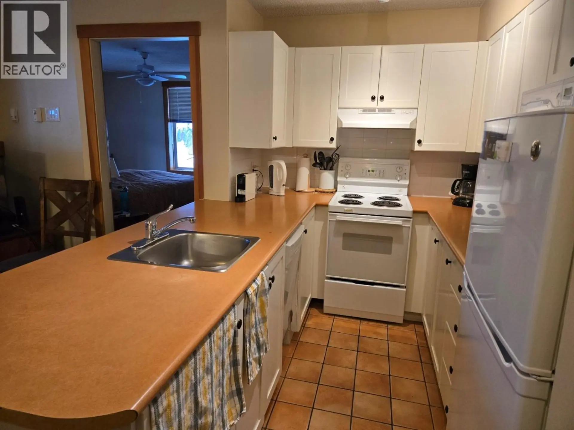 #114 2060 Summit Drive - Image 3