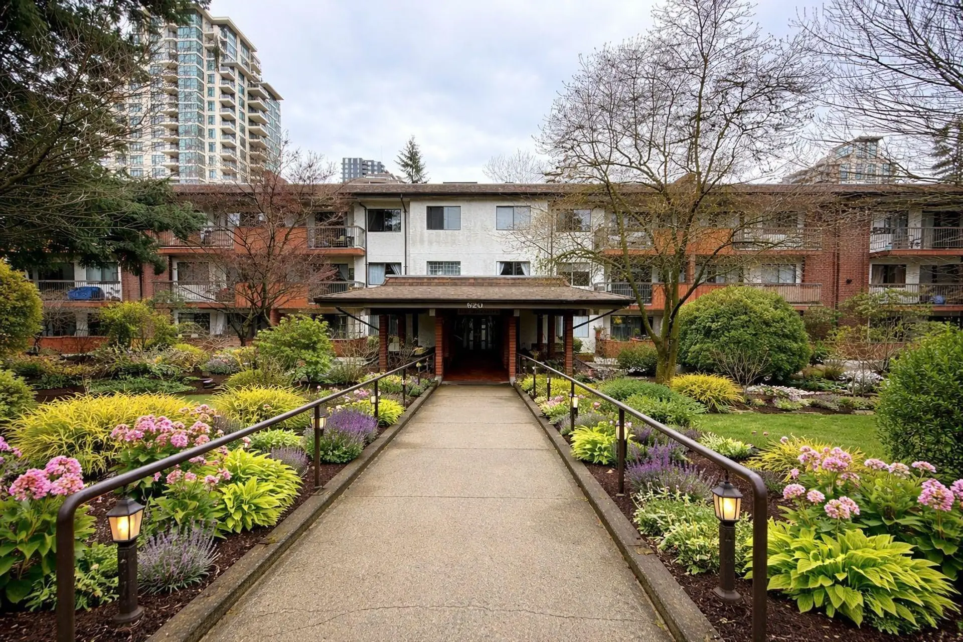 Property at #305 620 Eight Avenue, New Westminster, BC