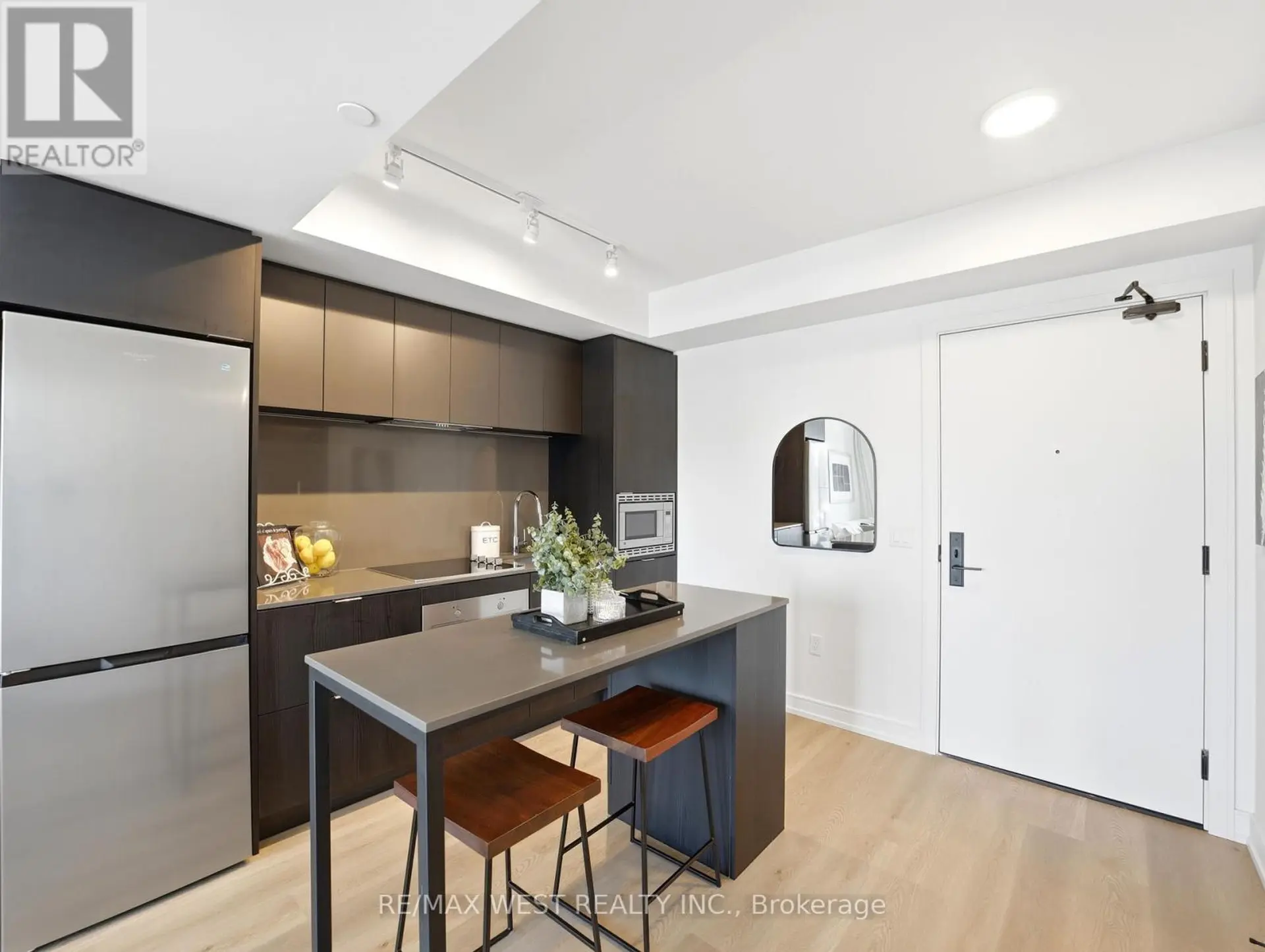 #912 1 JARVIS STREET - Image 1