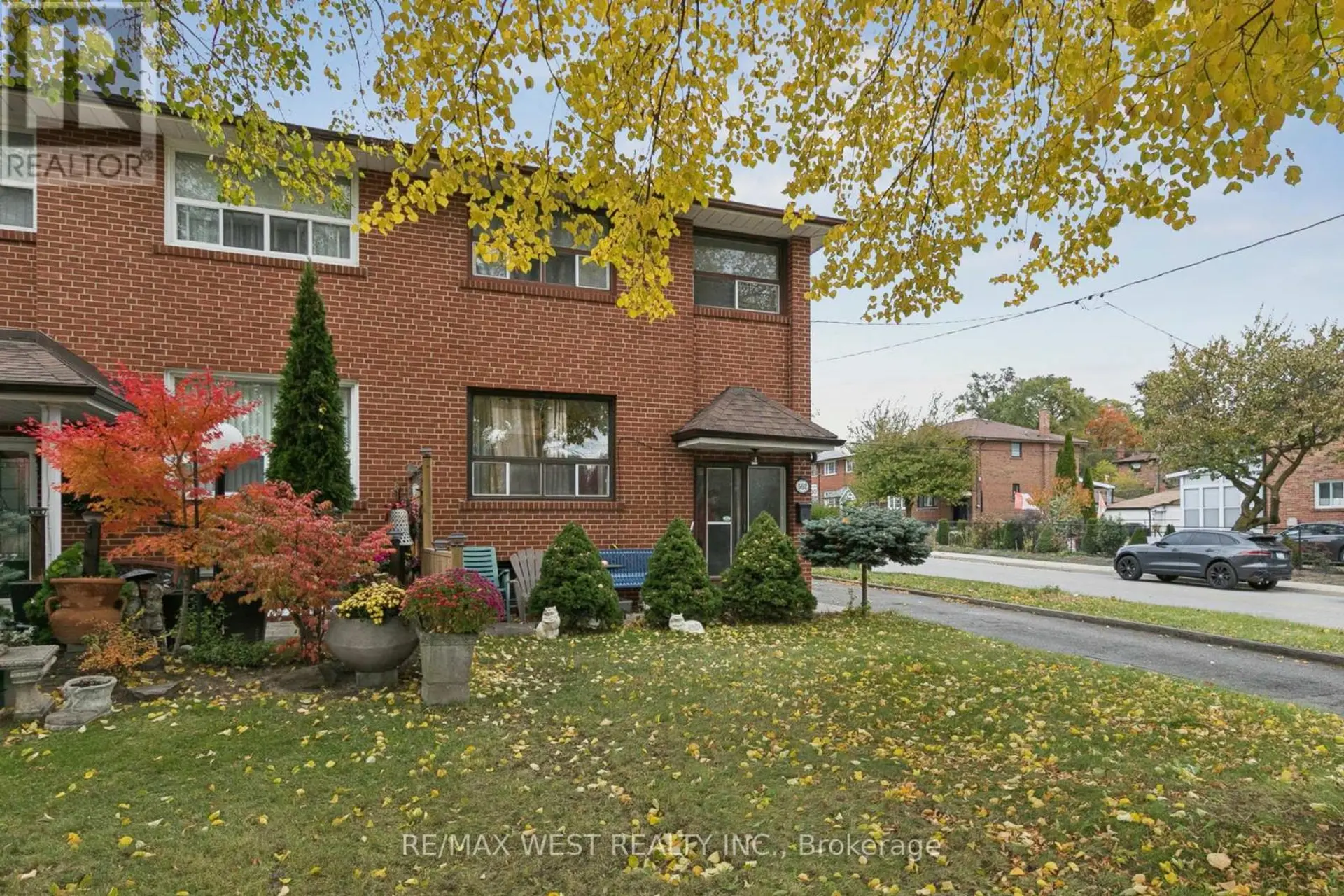 562 ALLIANCE AVENUE - Image 3