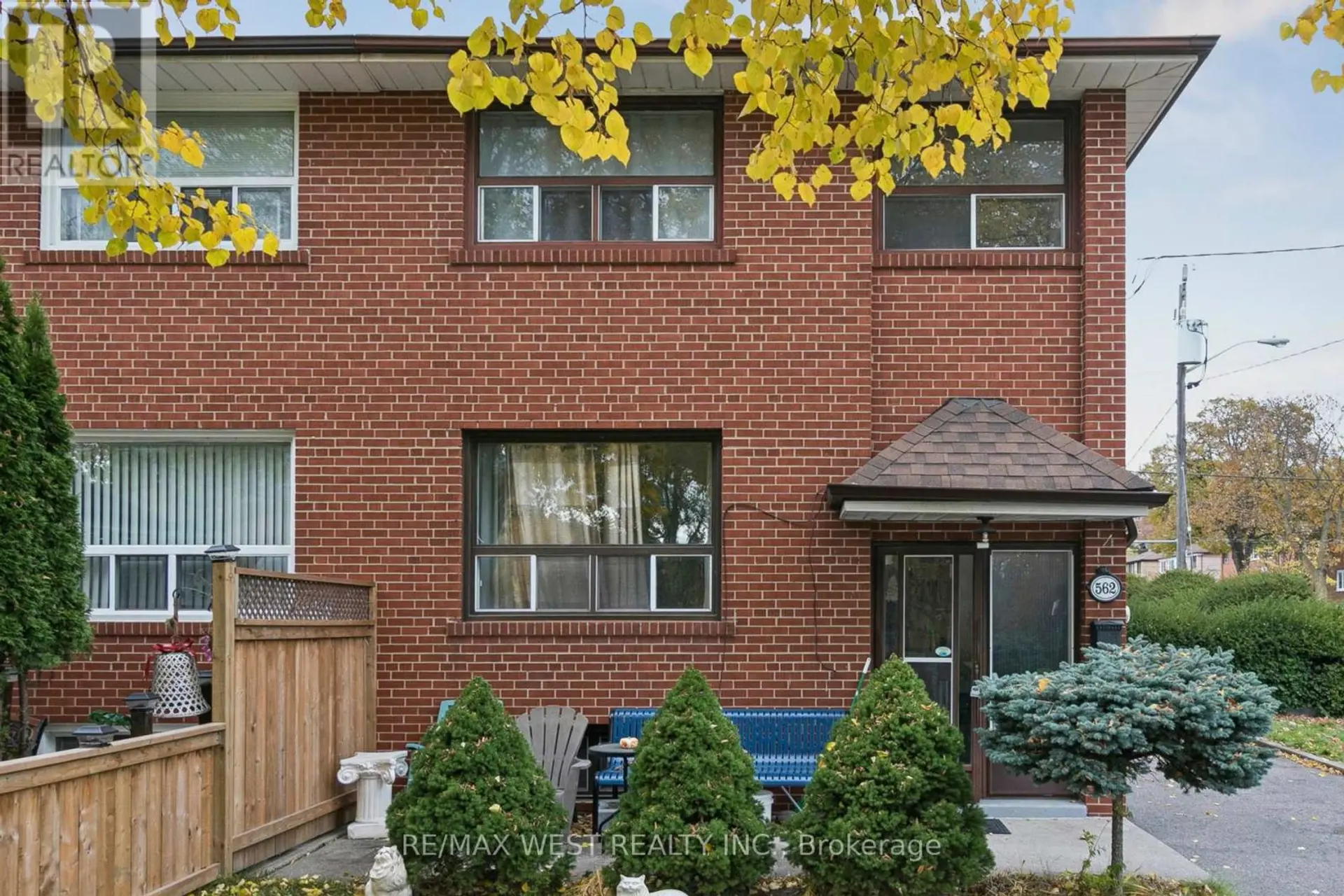 562 ALLIANCE AVENUE - Image 4