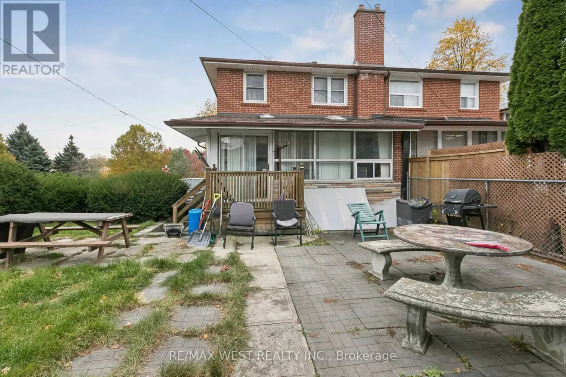 562 ALLIANCE AVENUE - Image 9