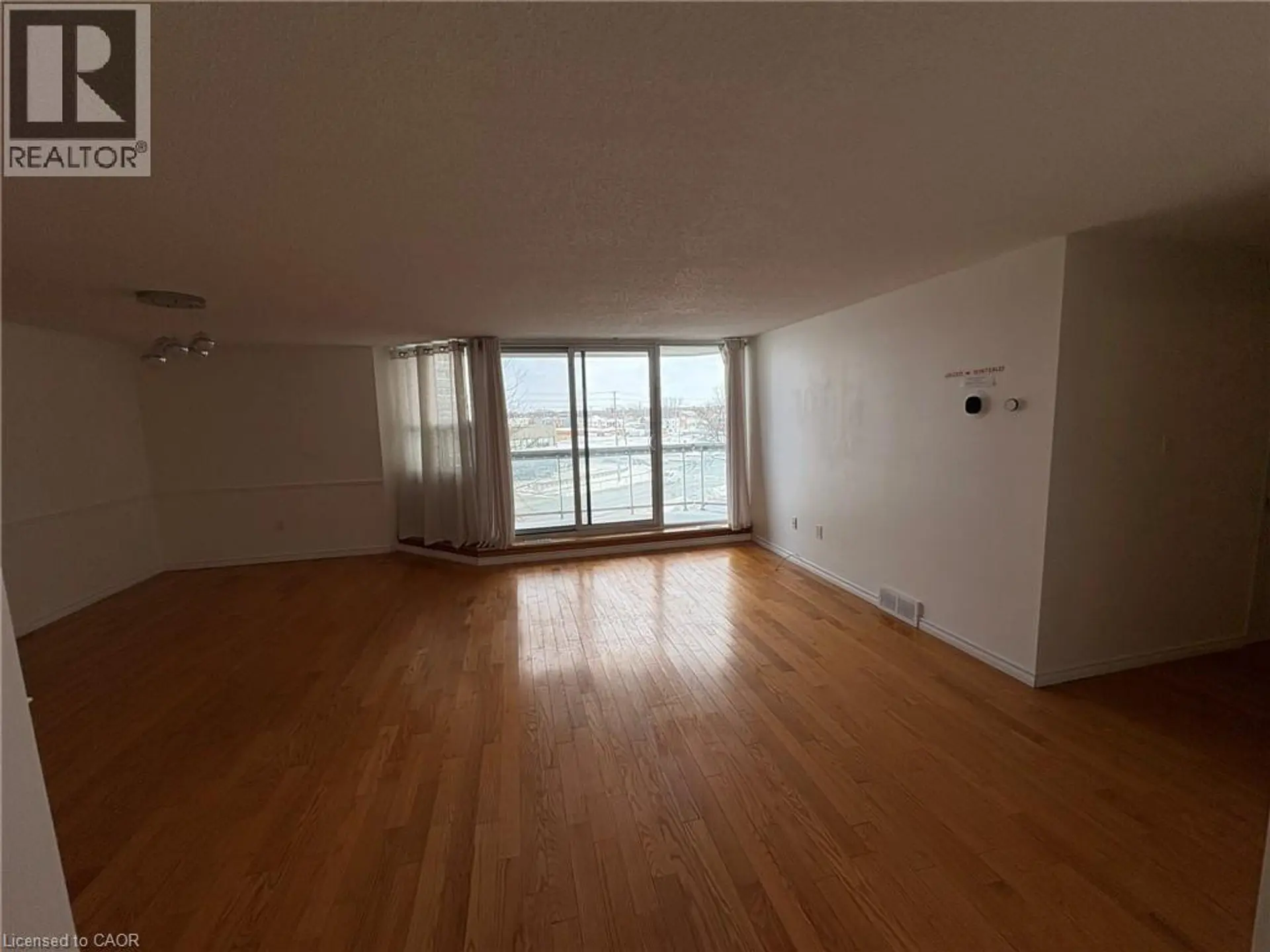 #404 363 COLBORNE Street - Image 4
