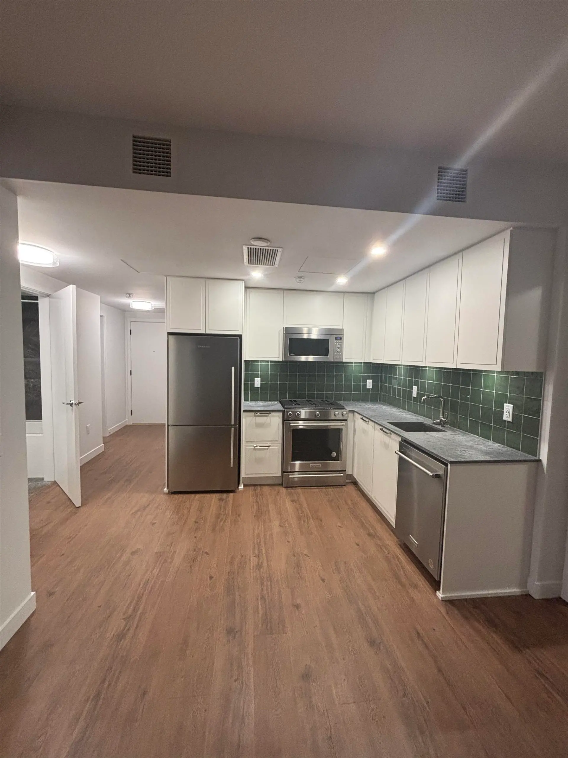 #414 645 Como Lake Avenue - Image 3