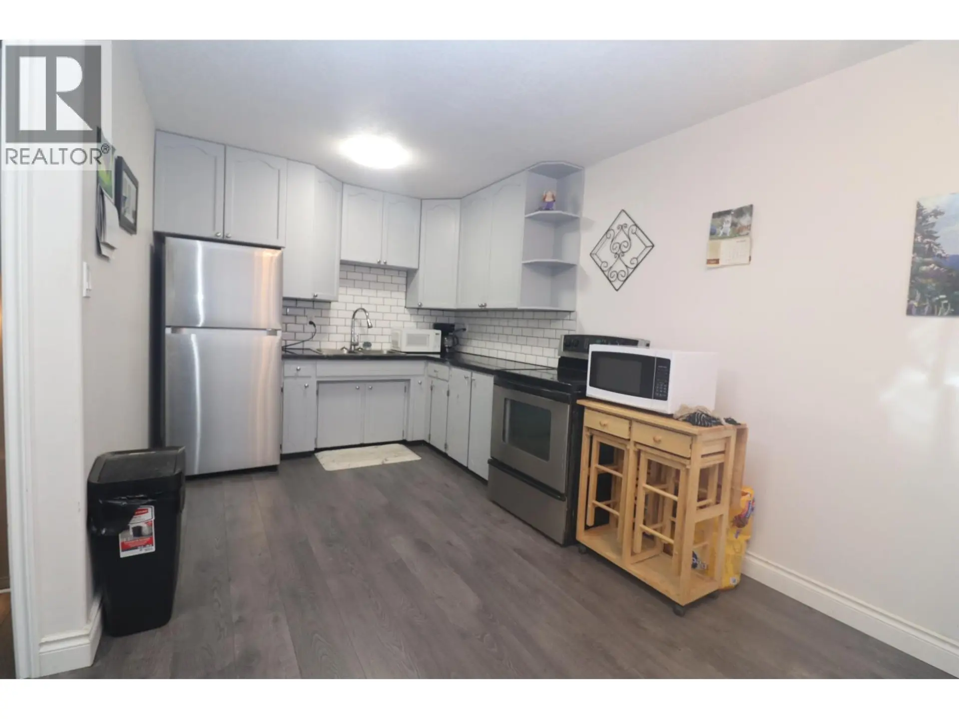 2114 STRATHCONA AVENUE - Image 2