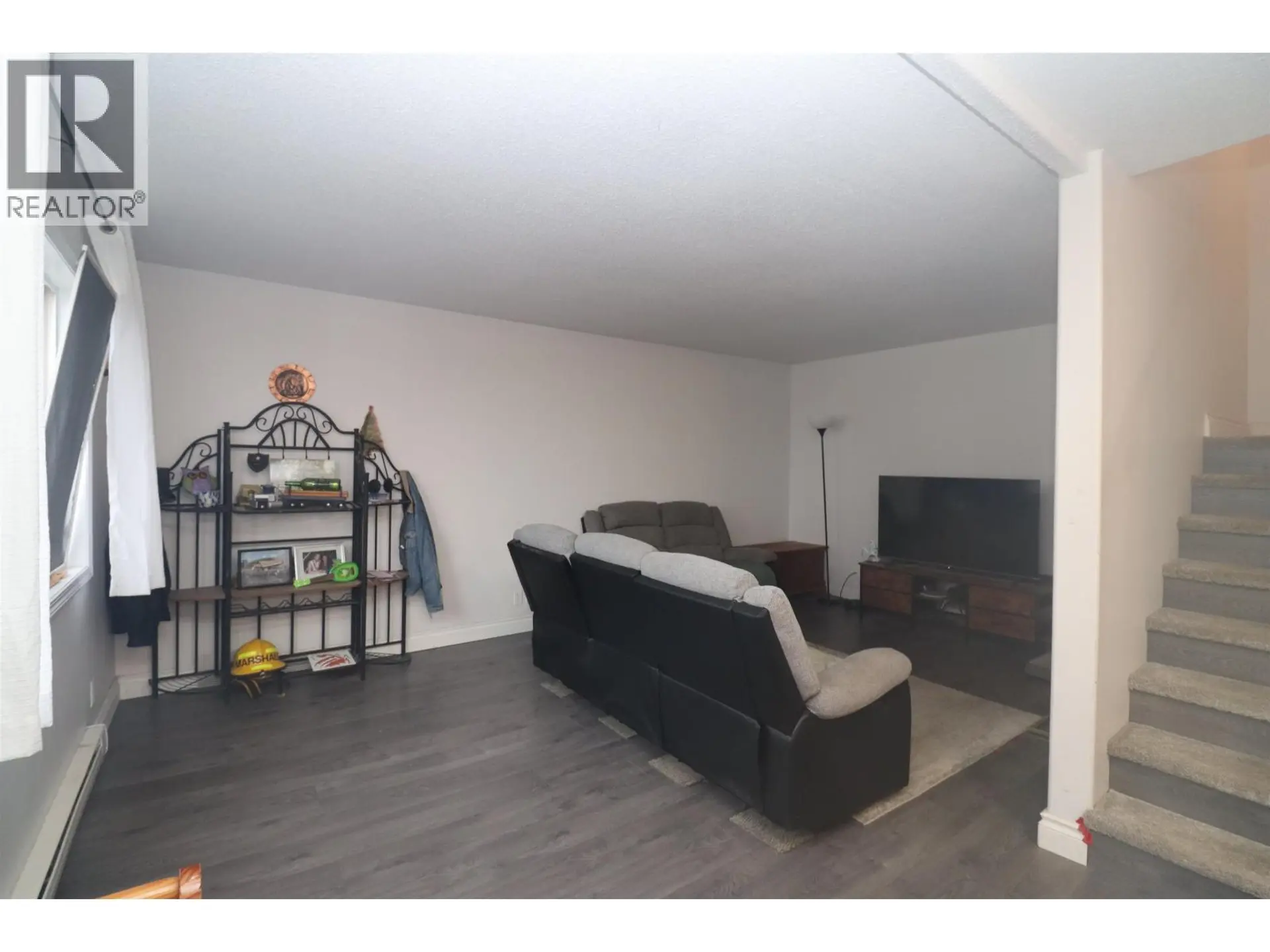 2114 STRATHCONA AVENUE - Image 4