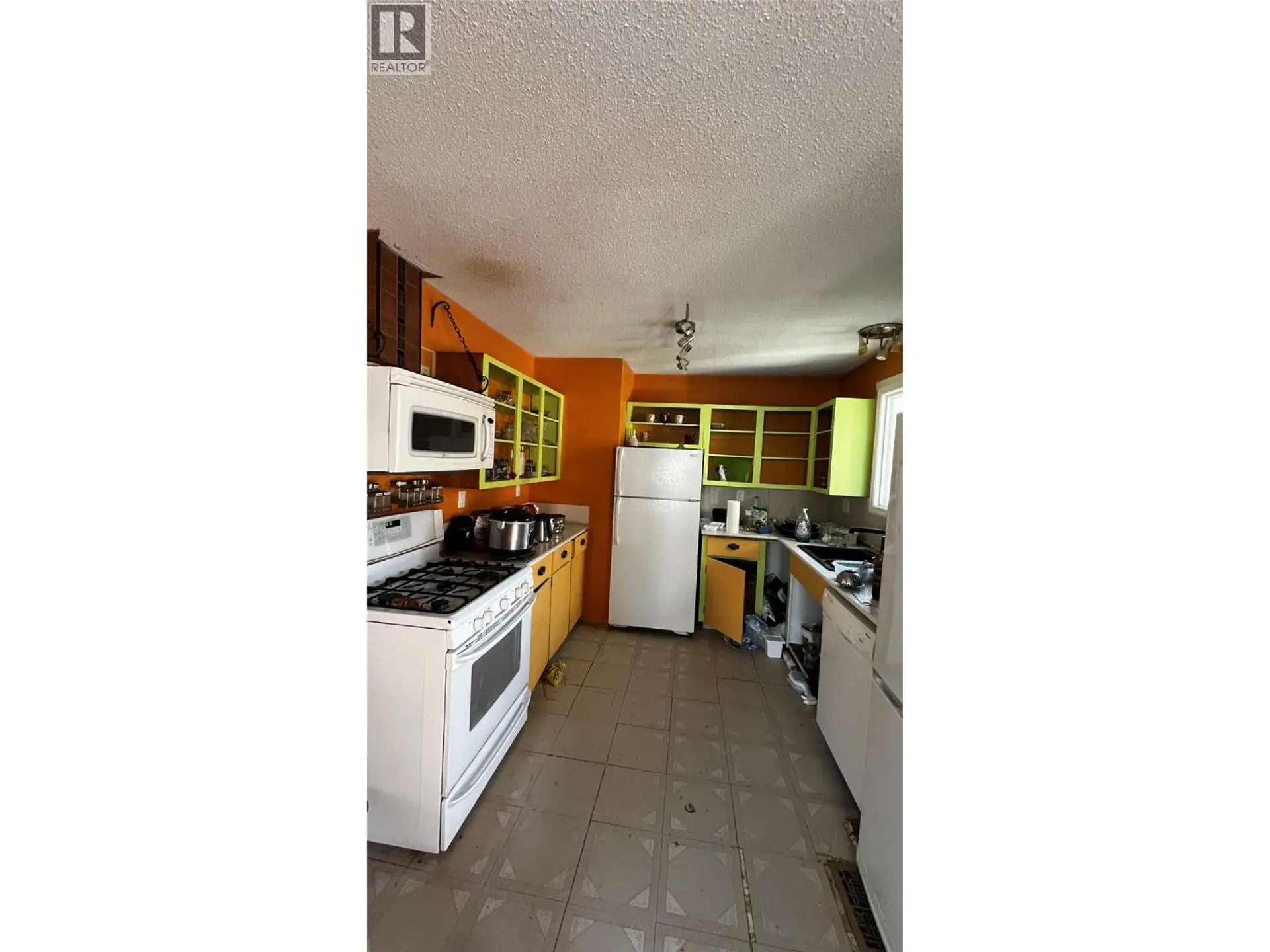 1225 HIGHRIDGE Drive - Image 8