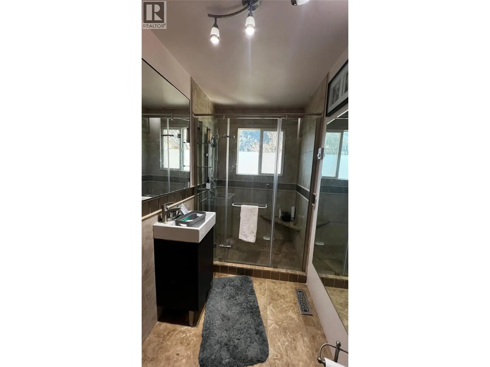 1225 HIGHRIDGE Drive - Image 2