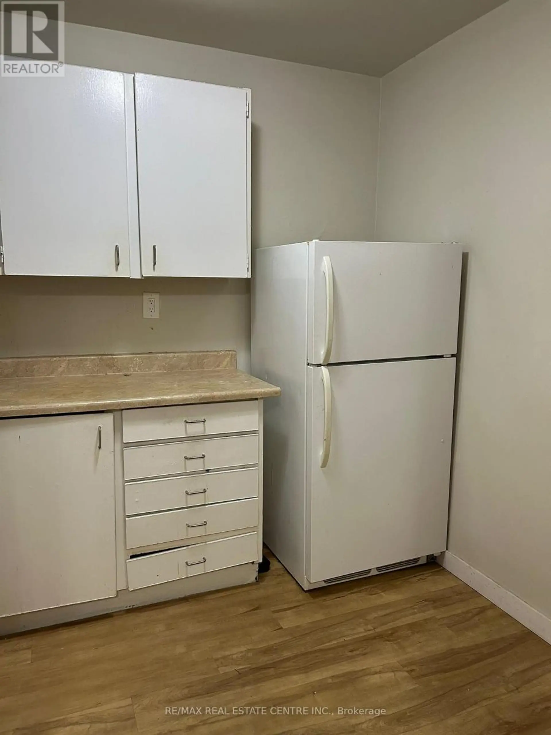 #103 573 MORNINGTON AVENUE - Image 3