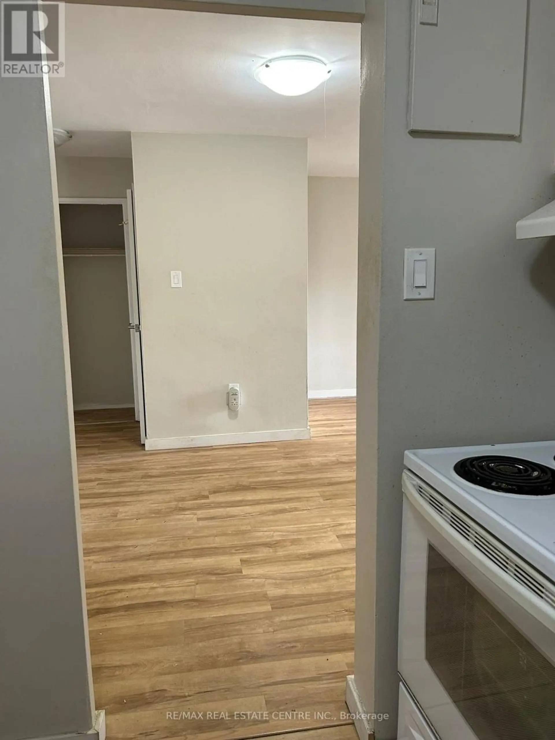 #103 573 MORNINGTON AVENUE - Image 2