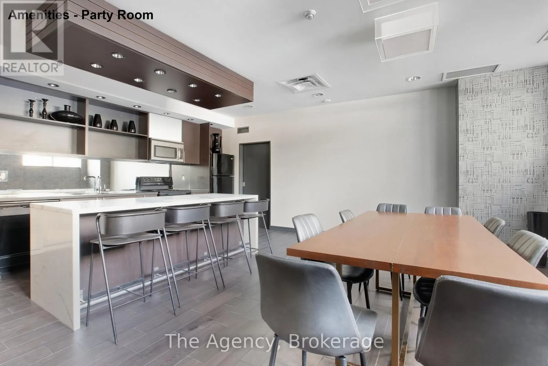 #210 76 SHUTER STREET - Image 16