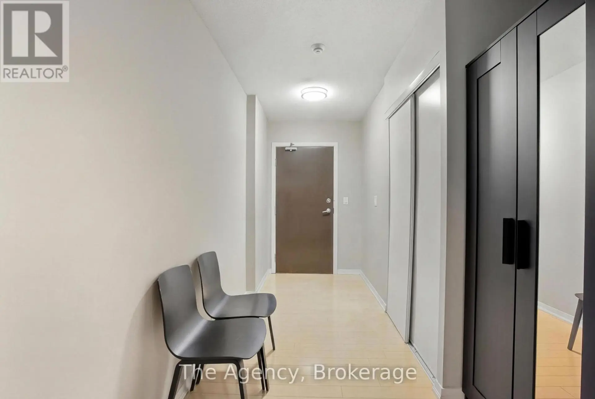 #210 76 SHUTER STREET - Image 8