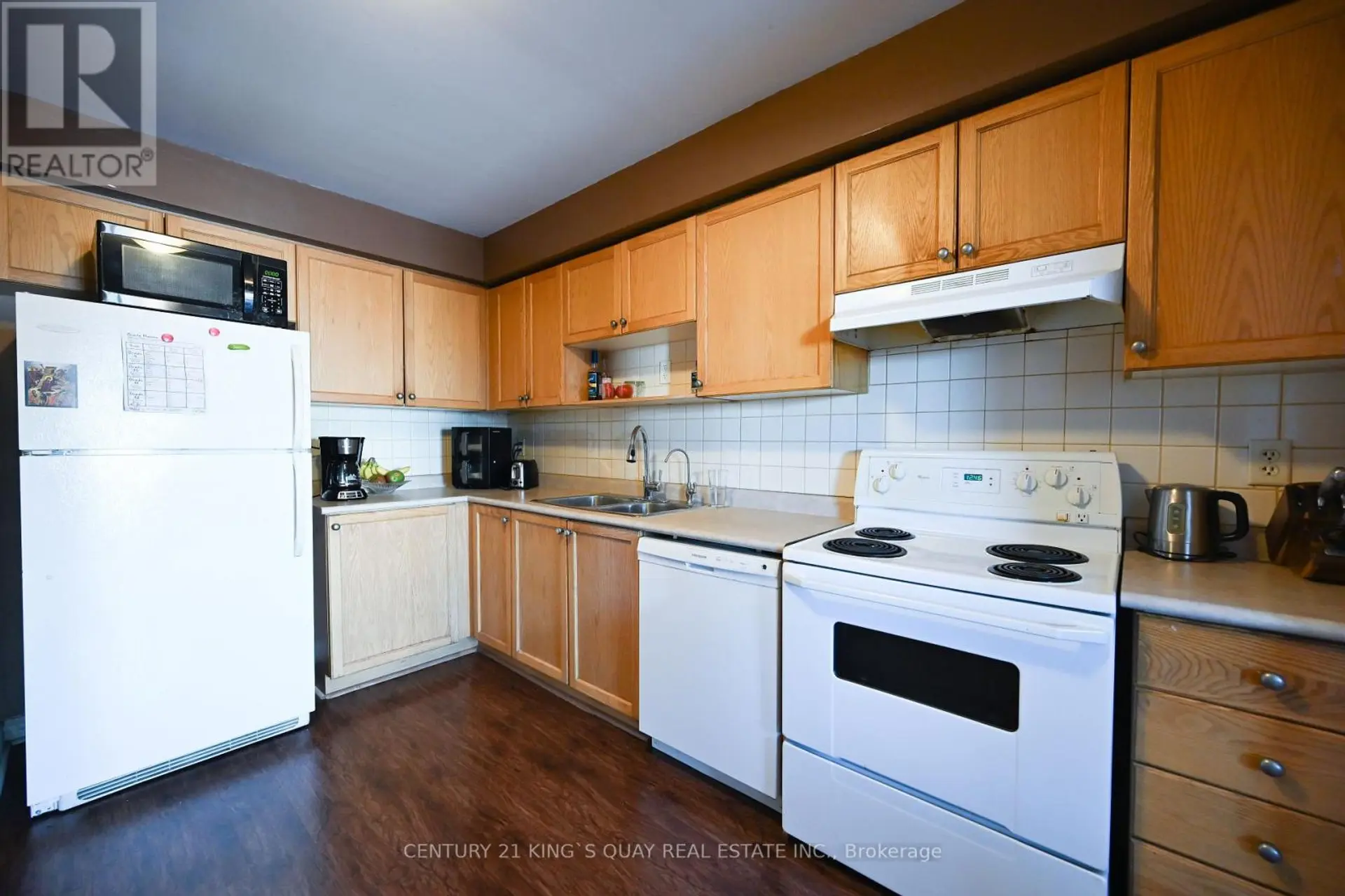 50 CRITTENDEN DRIVE - Image 4