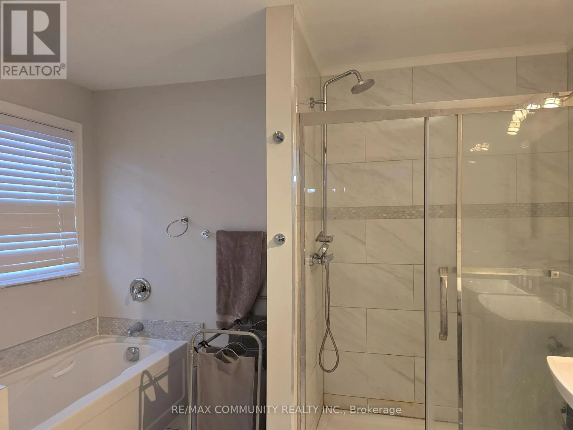 8 CARMICHAEL DRIVE N - Image 14