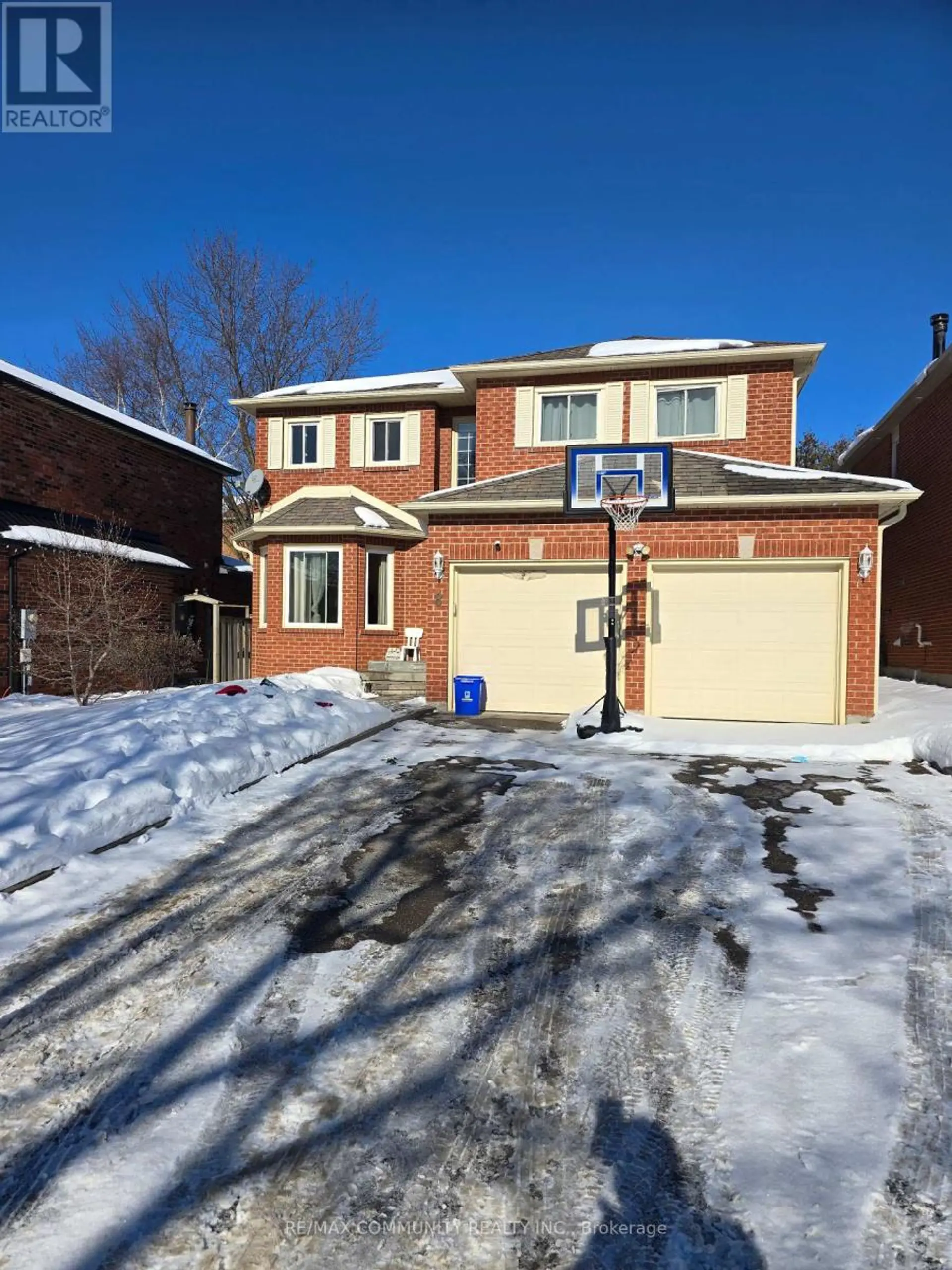 8 CARMICHAEL DRIVE N - Image 2