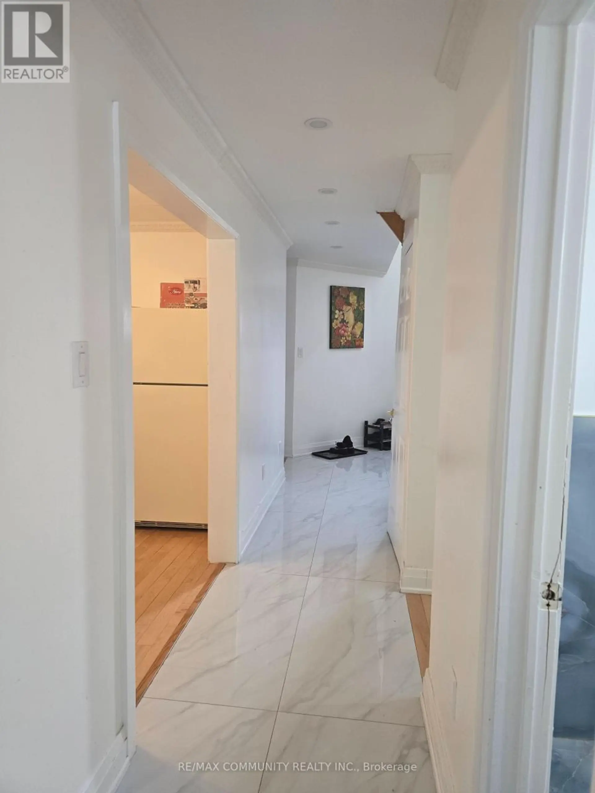 8 CARMICHAEL DRIVE N - Image 5