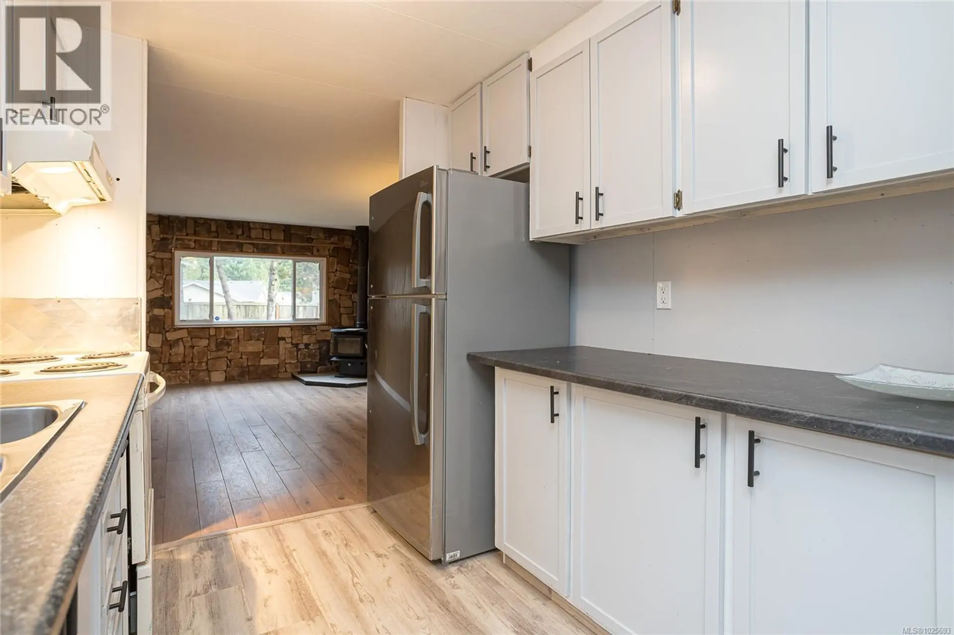 #2 161 Horne Lake Rd - Image 2