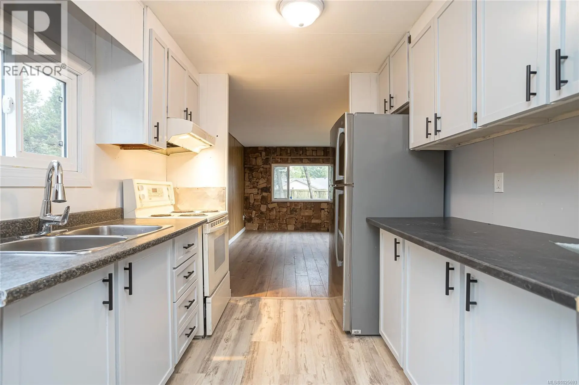 #2 161 Horne Lake Rd - Image 3