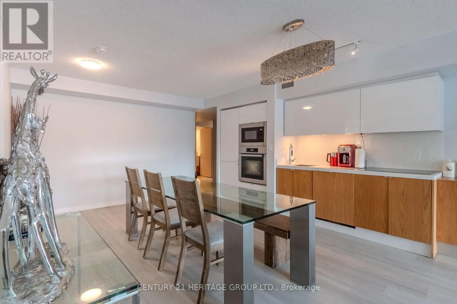 #303 151 DAN LECKIE WAY - Image 1