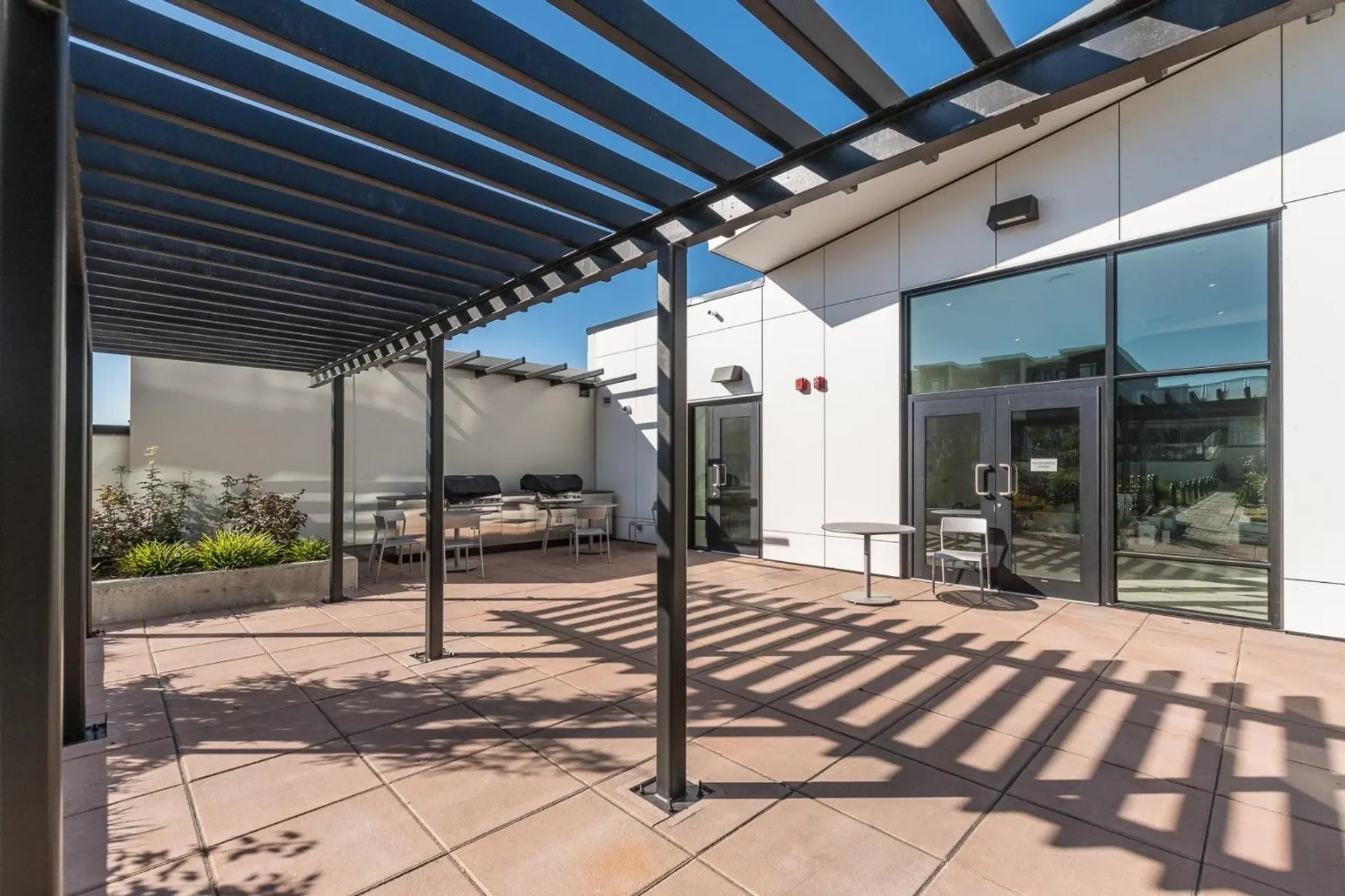 #1002 1401 Hunter Street - Image 13