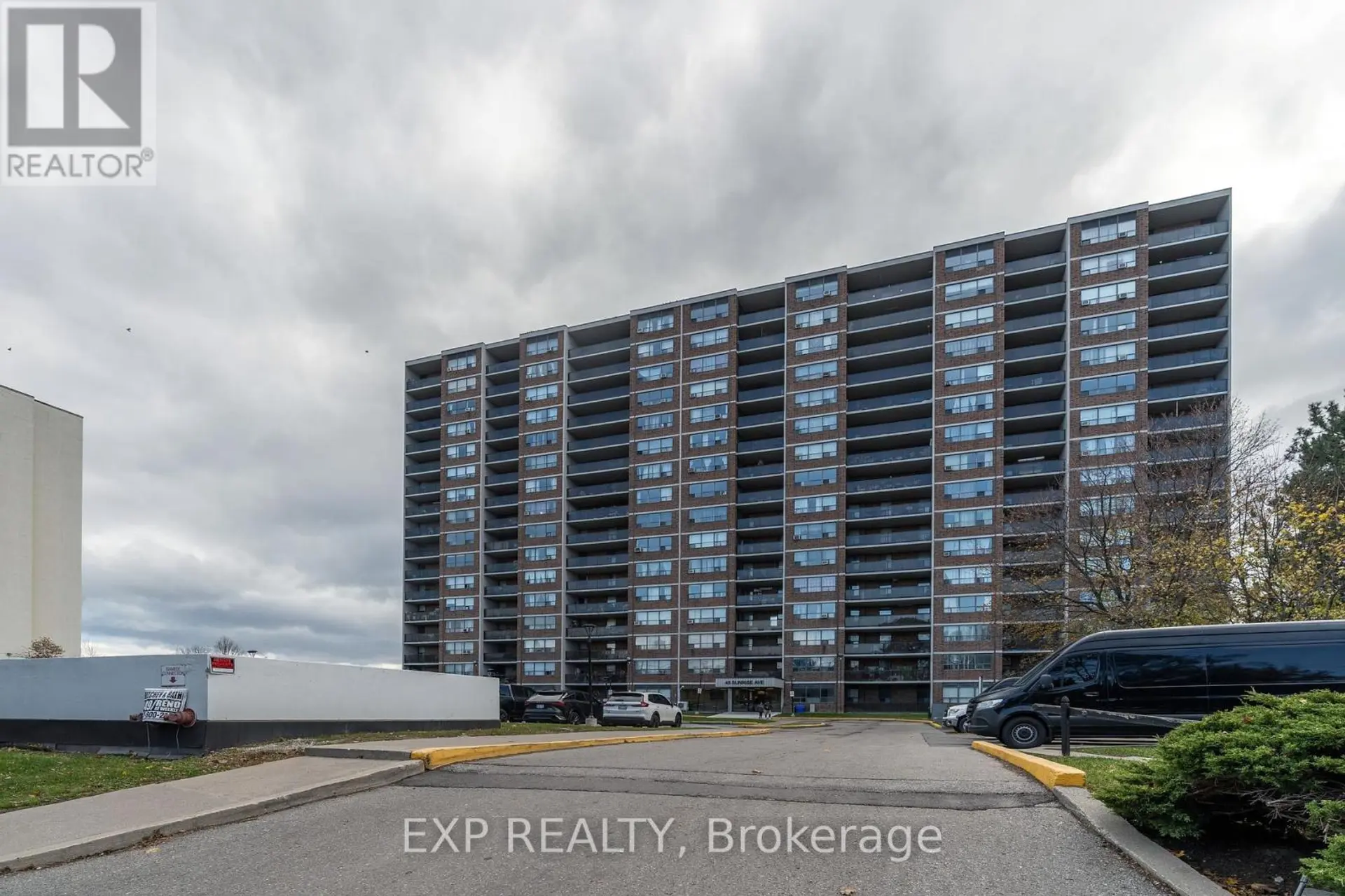 #714 45 SUNRISE AVENUE - Image 1