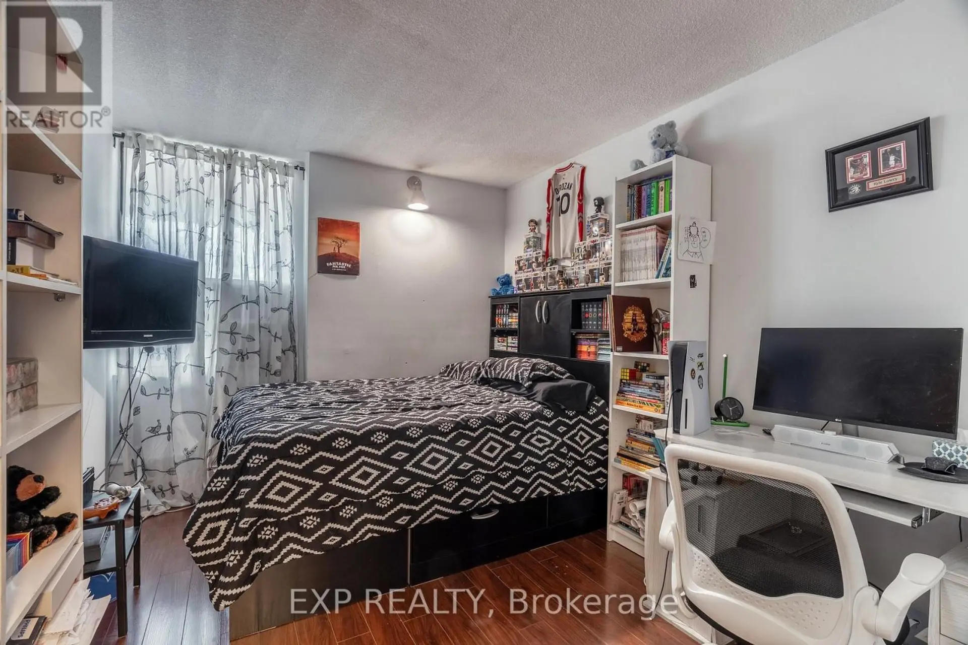#714 45 SUNRISE AVENUE - Image 13