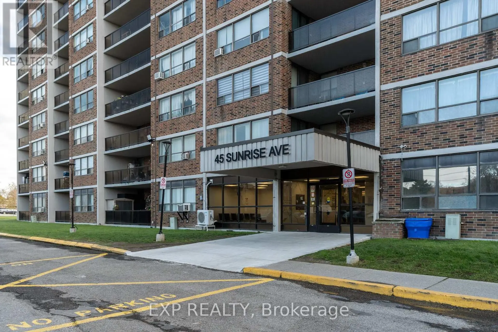 #714 45 SUNRISE AVENUE - Image 2